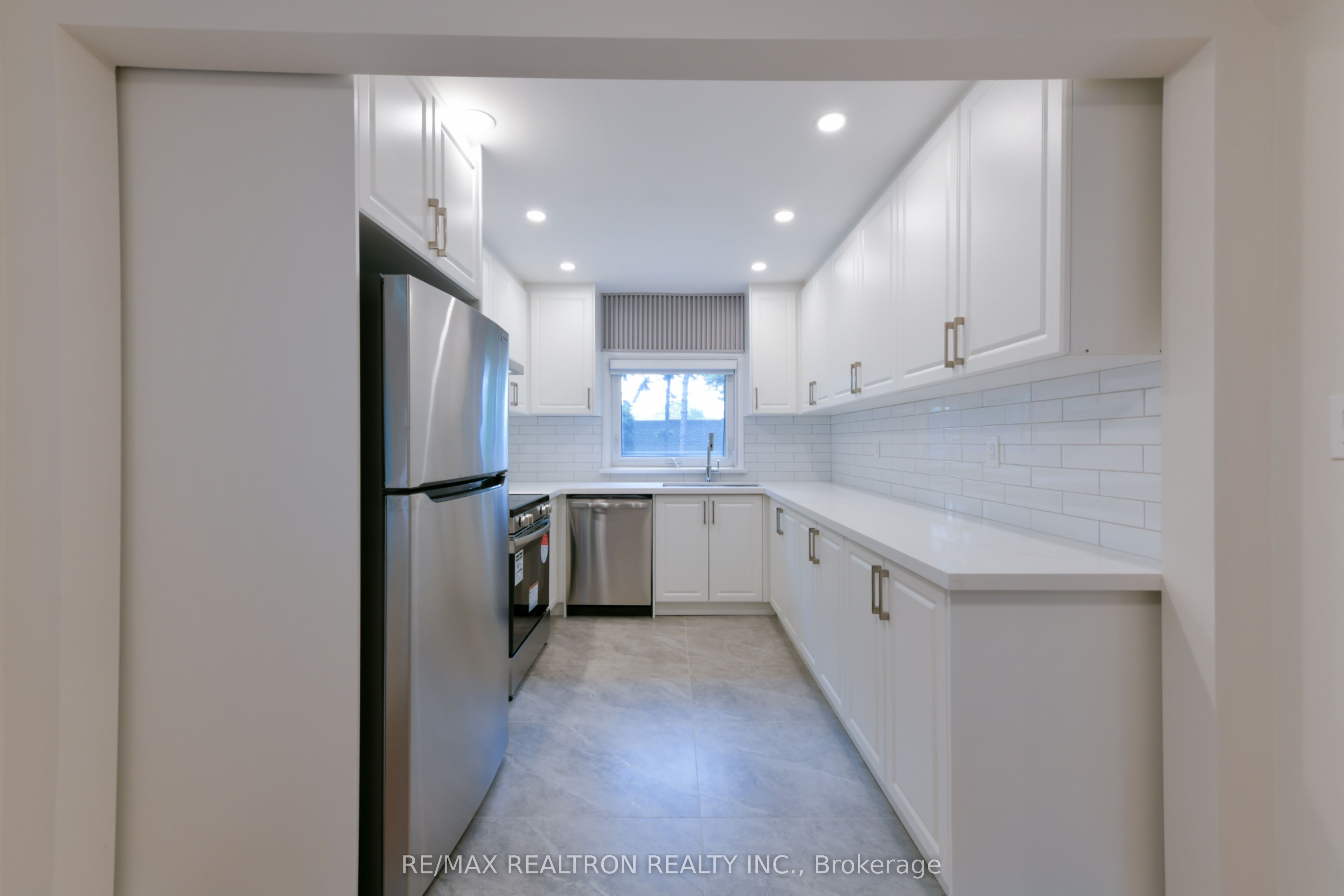 150 Upper Canada Drive Property Photo 16