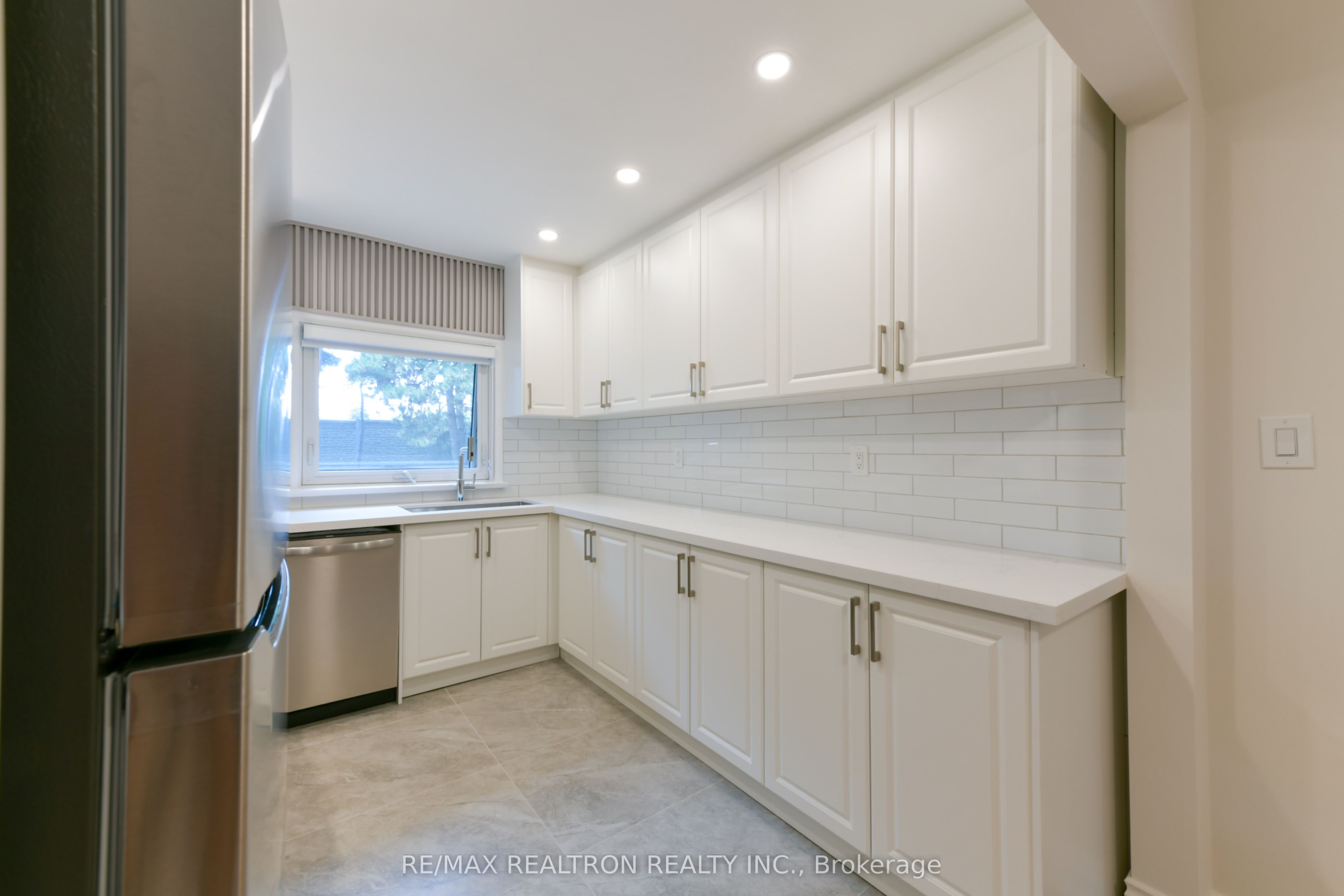 150 Upper Canada Drive Property Photo 18
