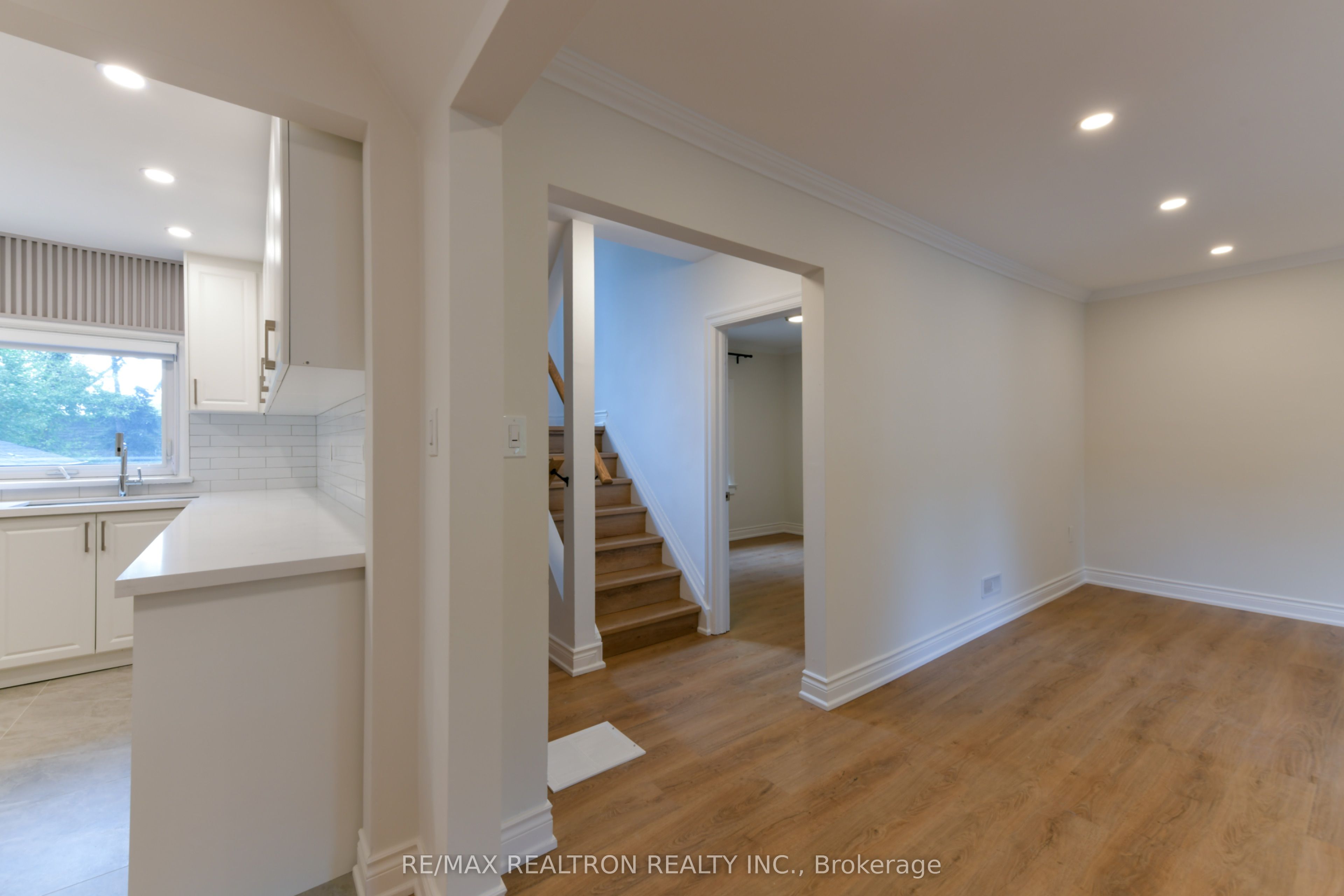 150 Upper Canada Drive Property Photo 21