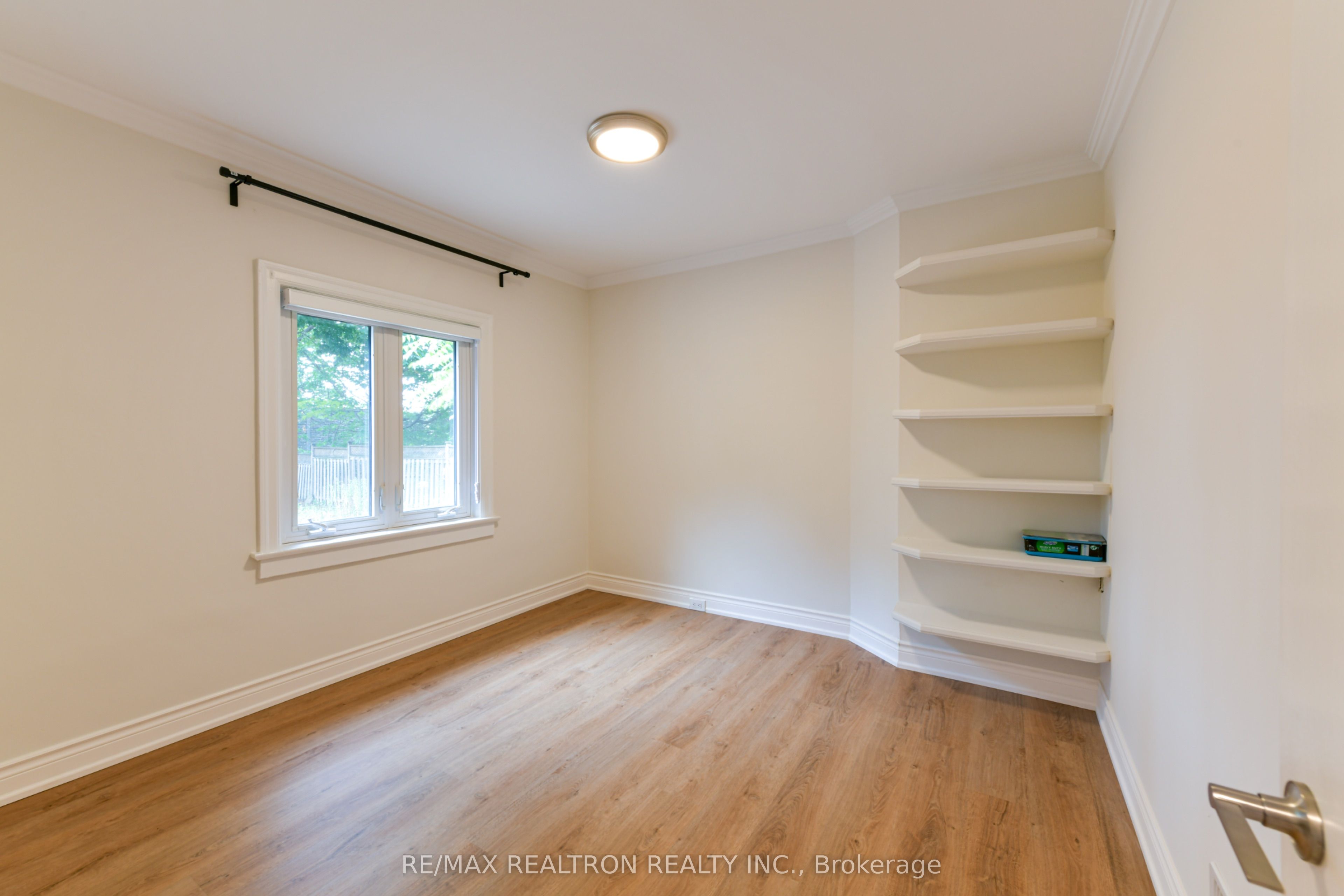 150 Upper Canada Drive Property Photo 24