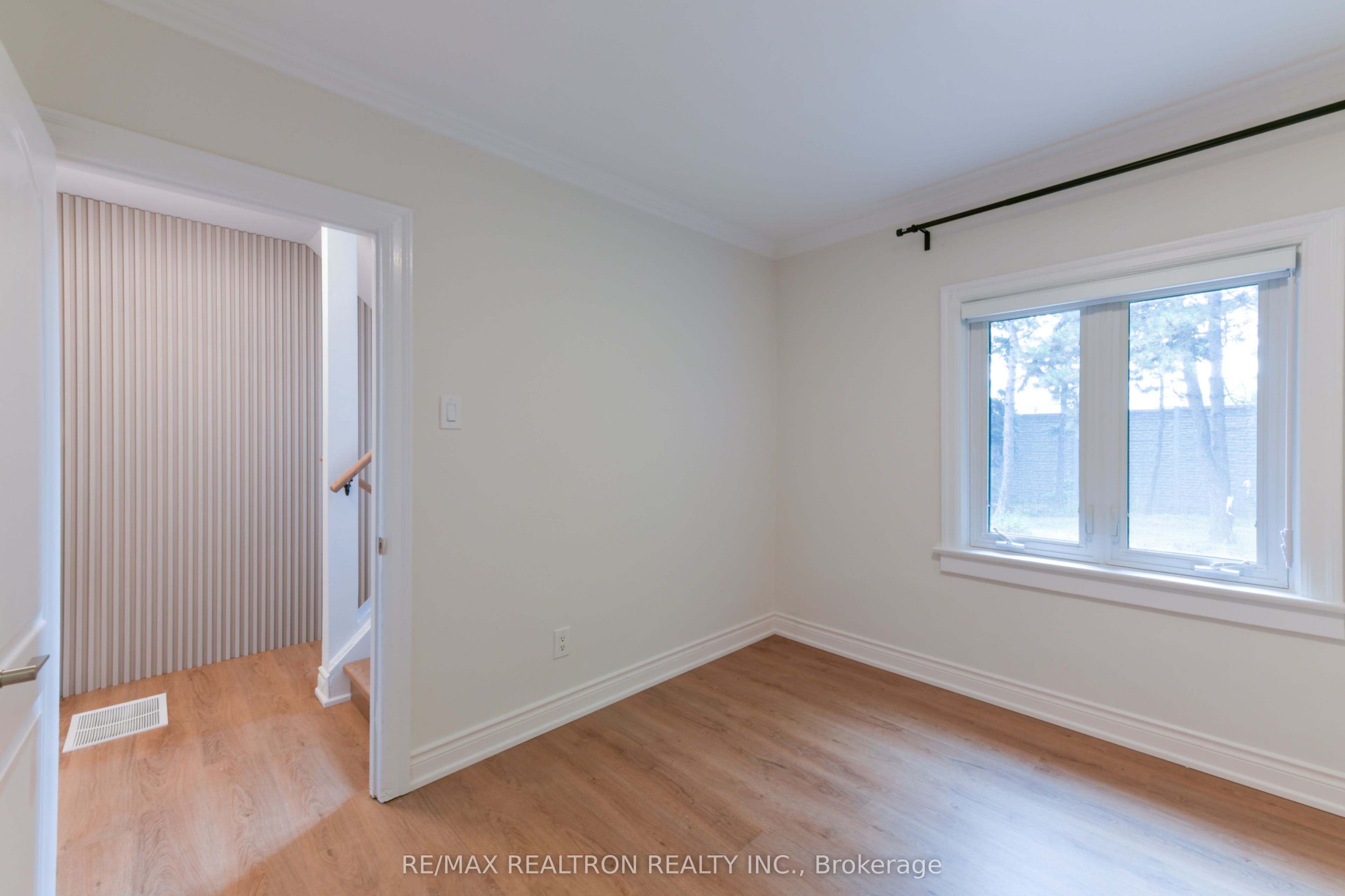 150 Upper Canada Drive Property Photo 25