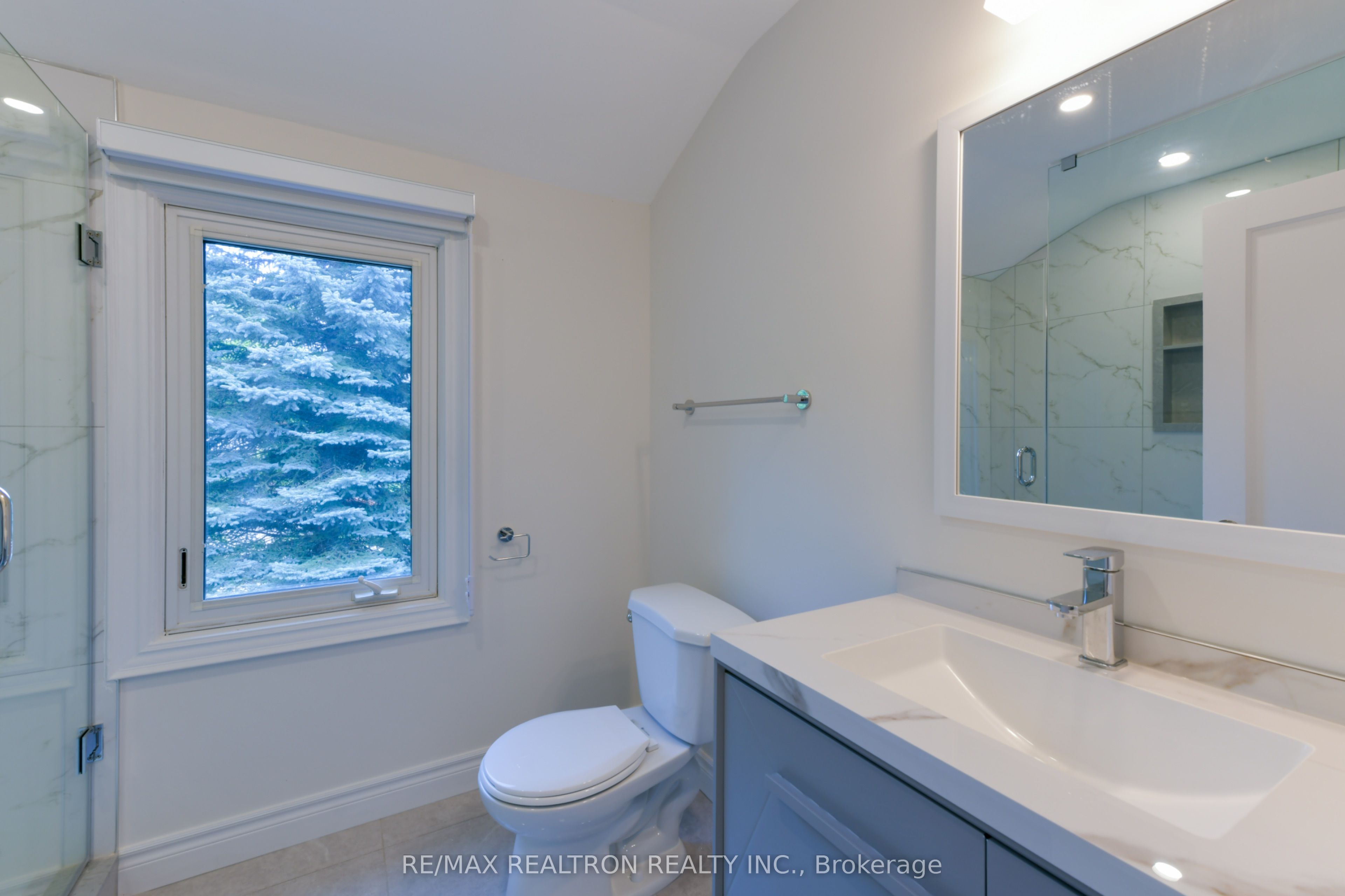 150 Upper Canada Drive Property Photo 29
