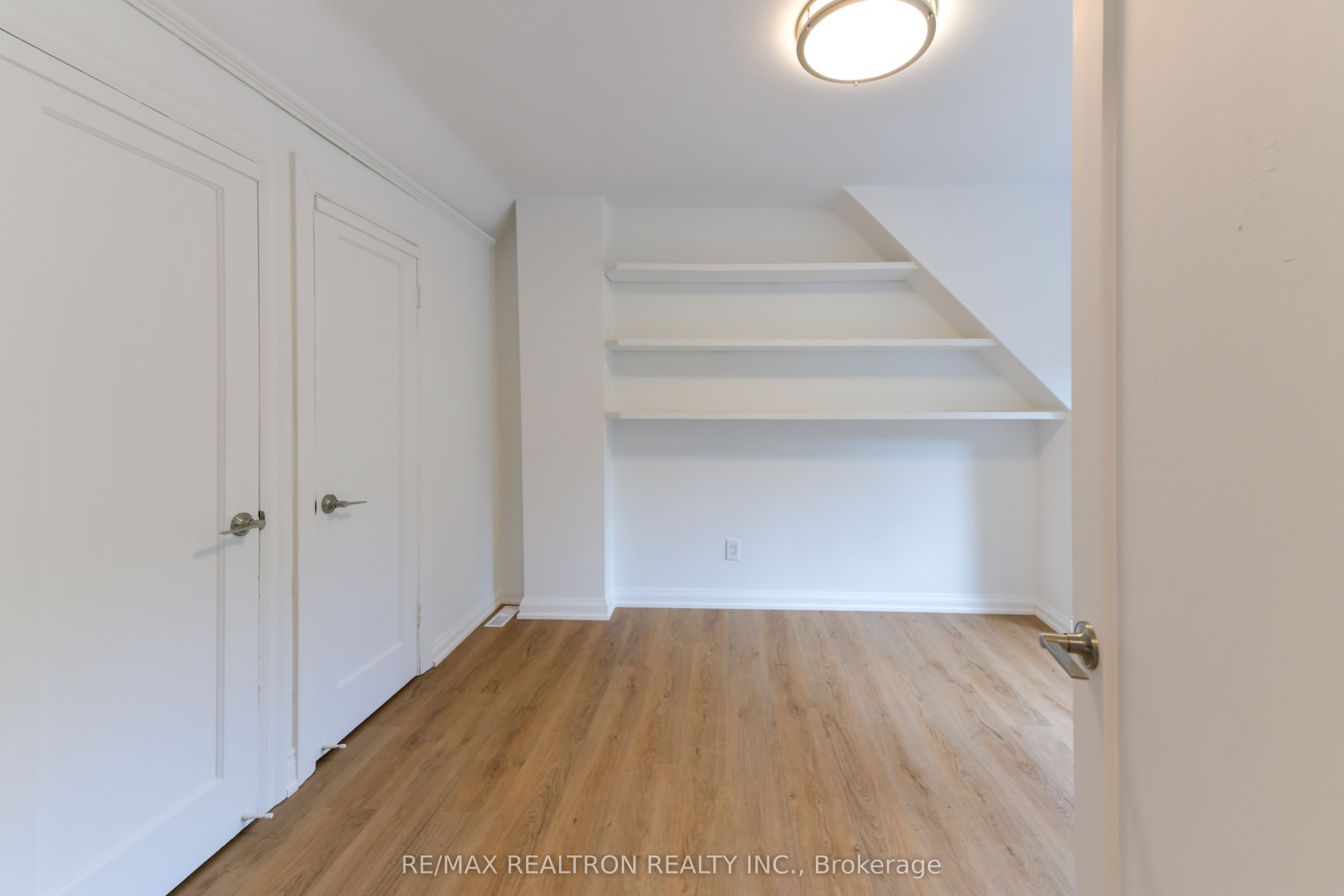 150 Upper Canada Drive Property Photo 31