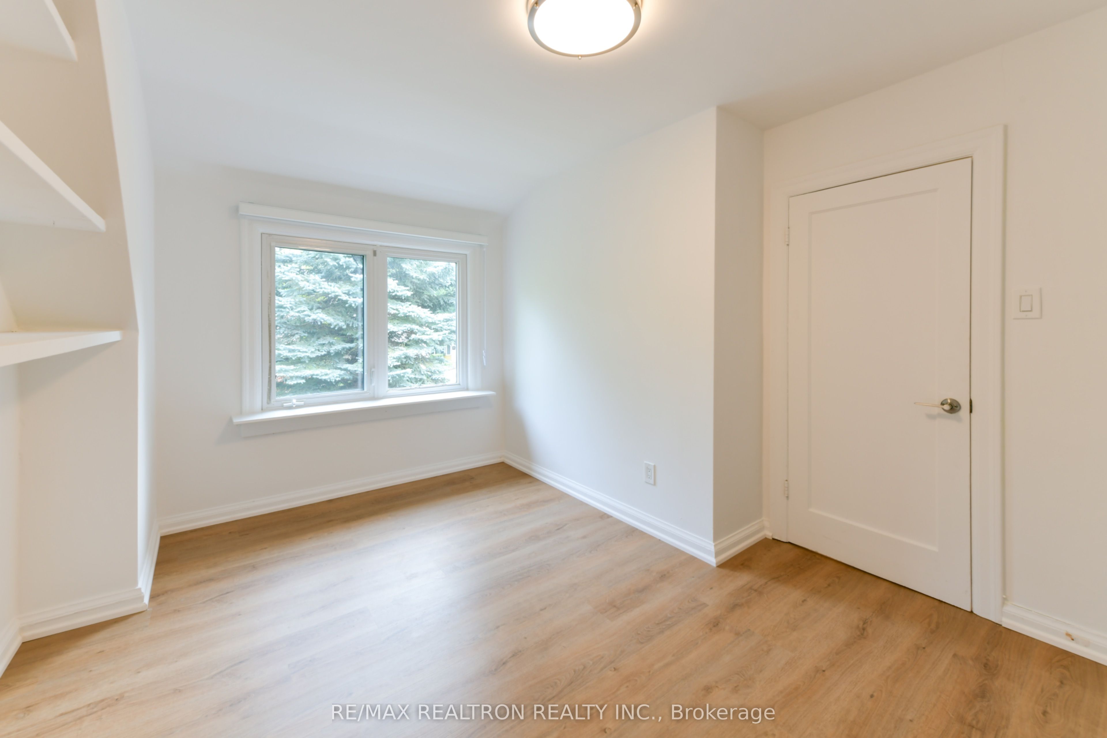 150 Upper Canada Drive Property Photo 33