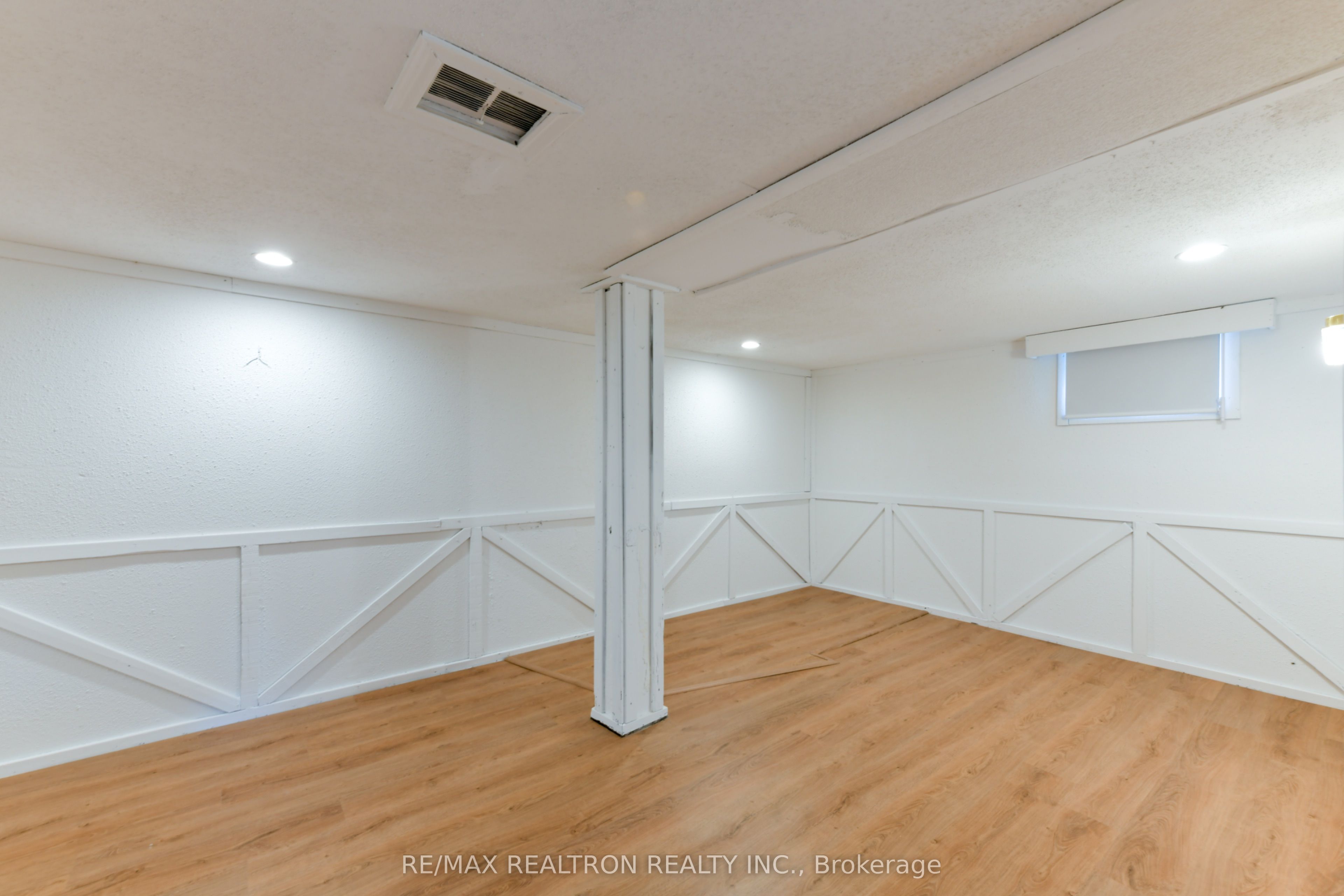 150 Upper Canada Drive Property Photo 40