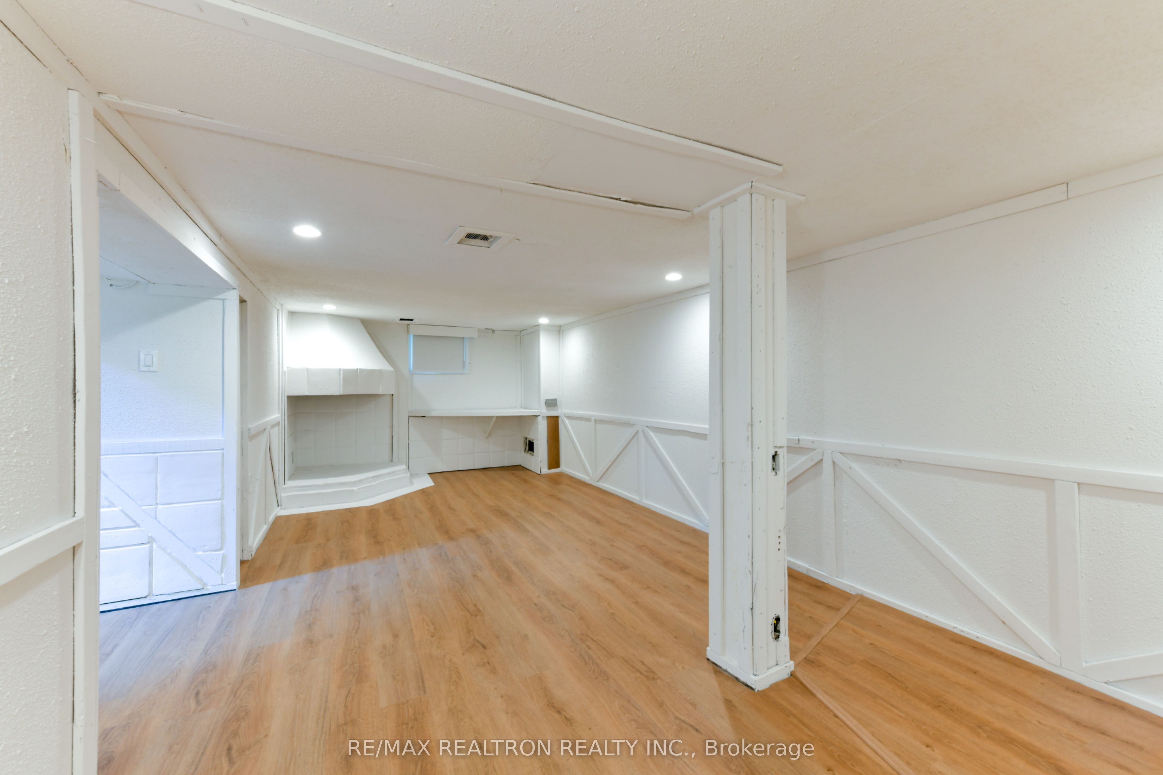 150 Upper Canada Drive Property Photo 41