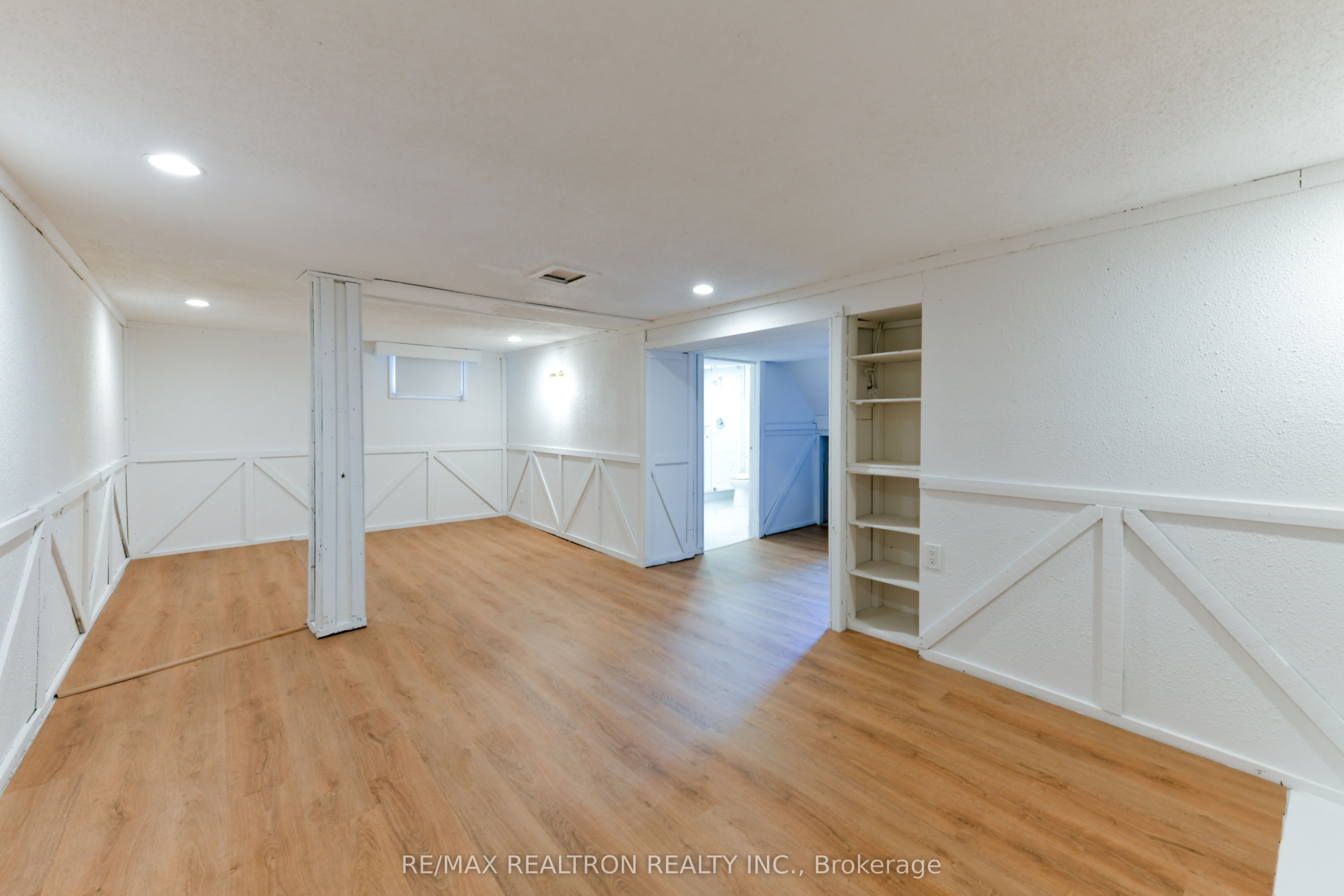150 Upper Canada Drive Property Photo 43