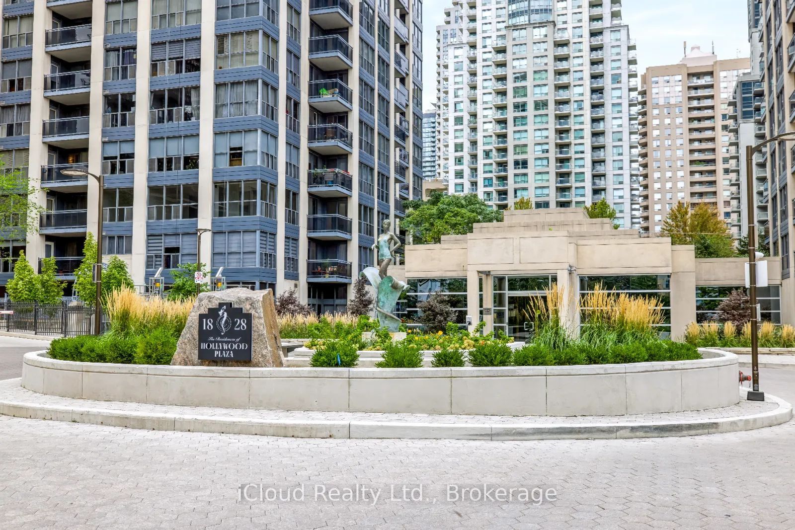 18 Hollywood Avenue 800 Property Photo 2