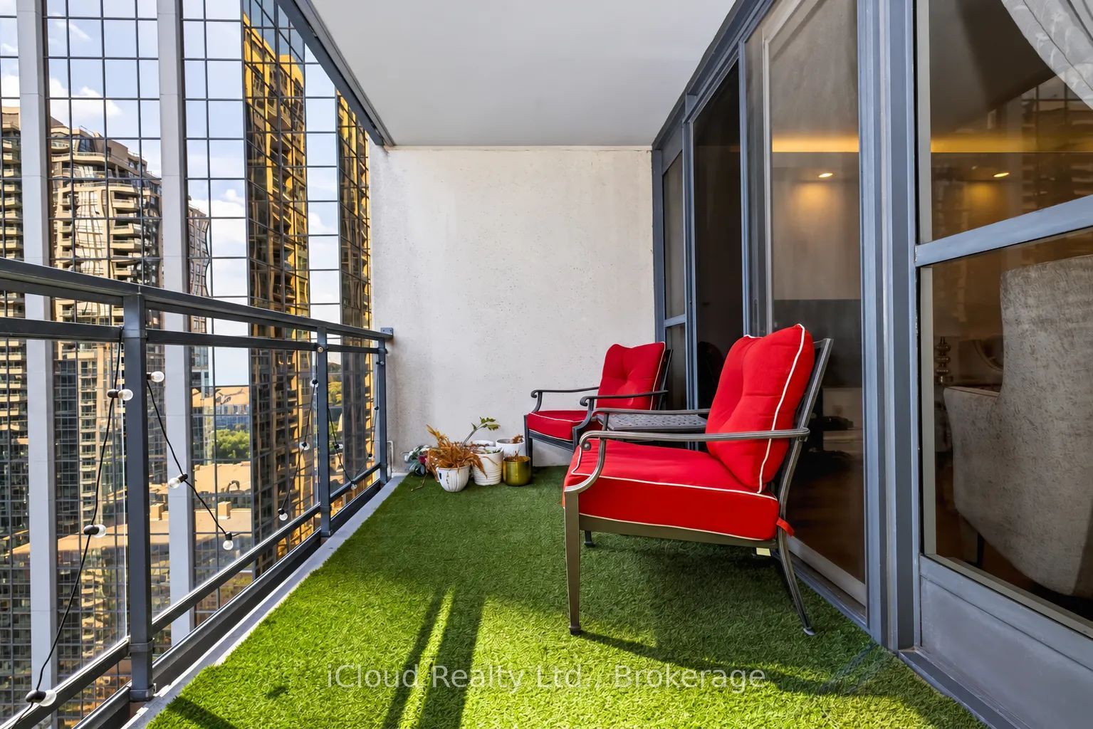 18 Hollywood Avenue 800 Property Photo 6