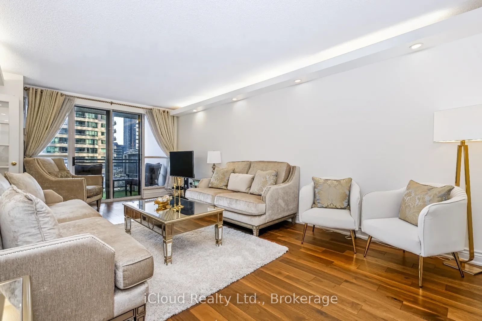 18 Hollywood Avenue 800 Property Photo 10