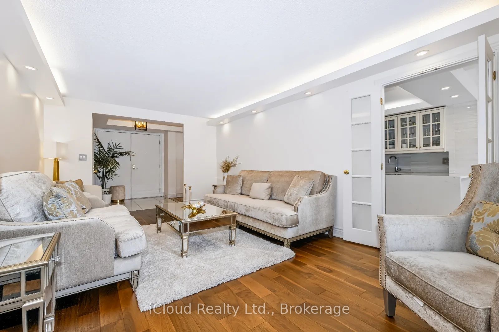 18 Hollywood Avenue 800 Property Photo 11