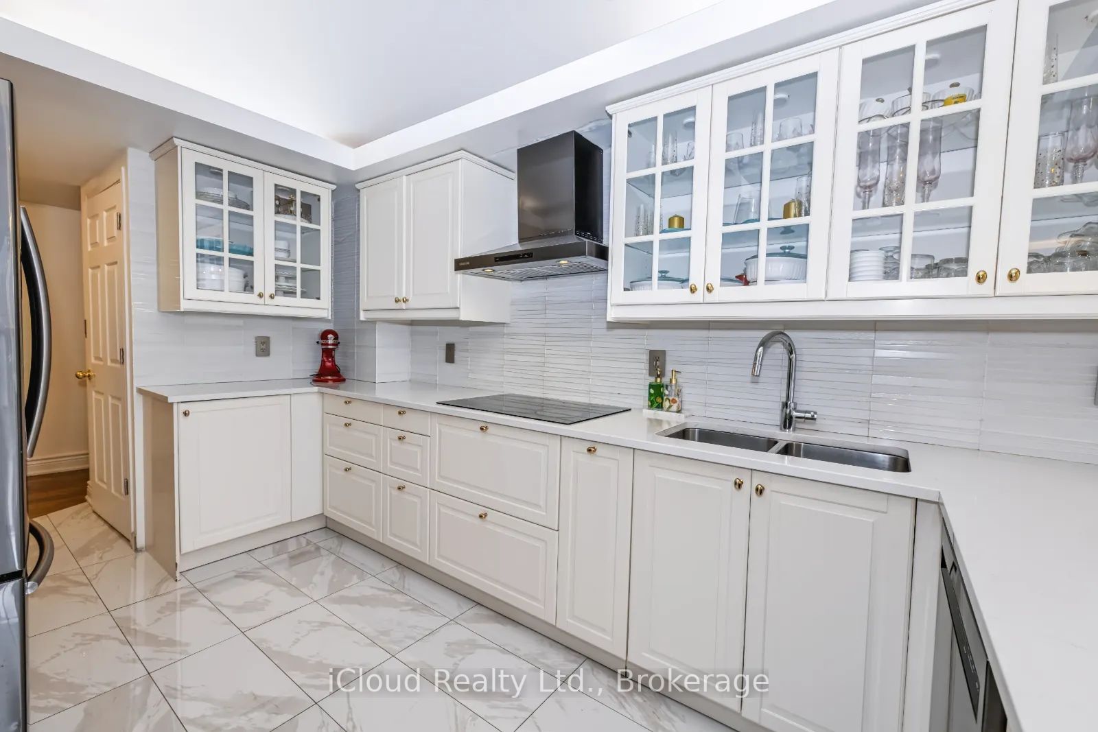 18 Hollywood Avenue 800 Property Photo 20