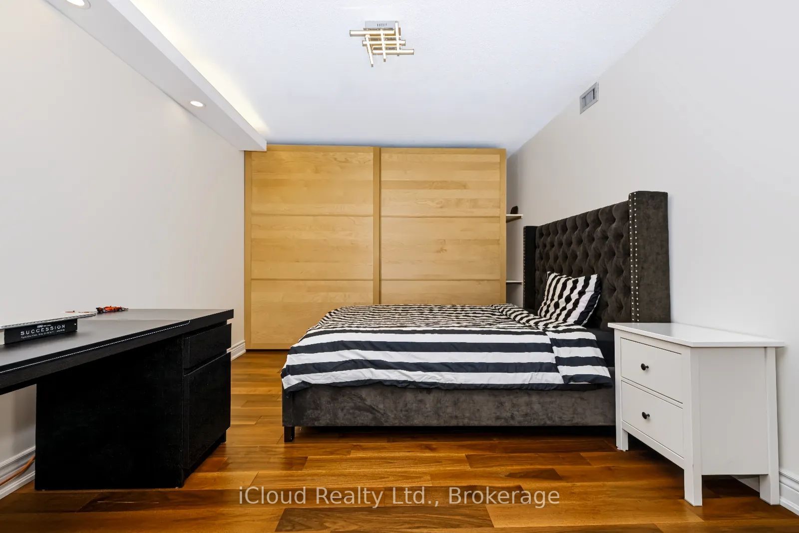 18 Hollywood Avenue 800 Property Photo 23