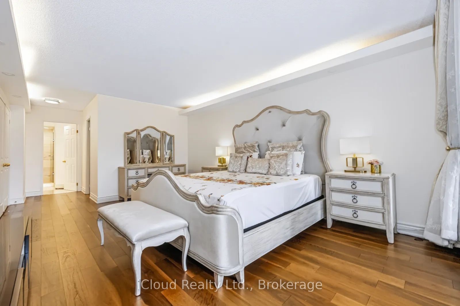 18 Hollywood Avenue 800 Property Photo 25