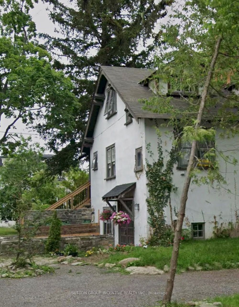 233 Ellerslie Avenue Main Property Photo 3