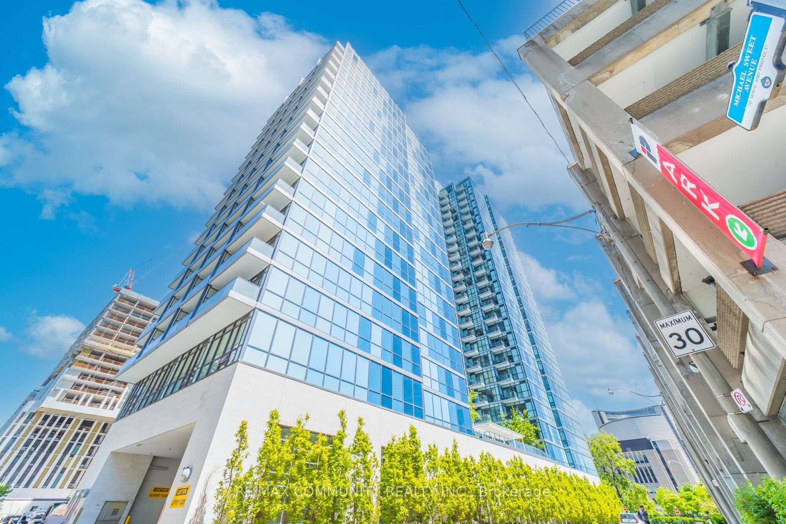 210 Simcoe Street 1210