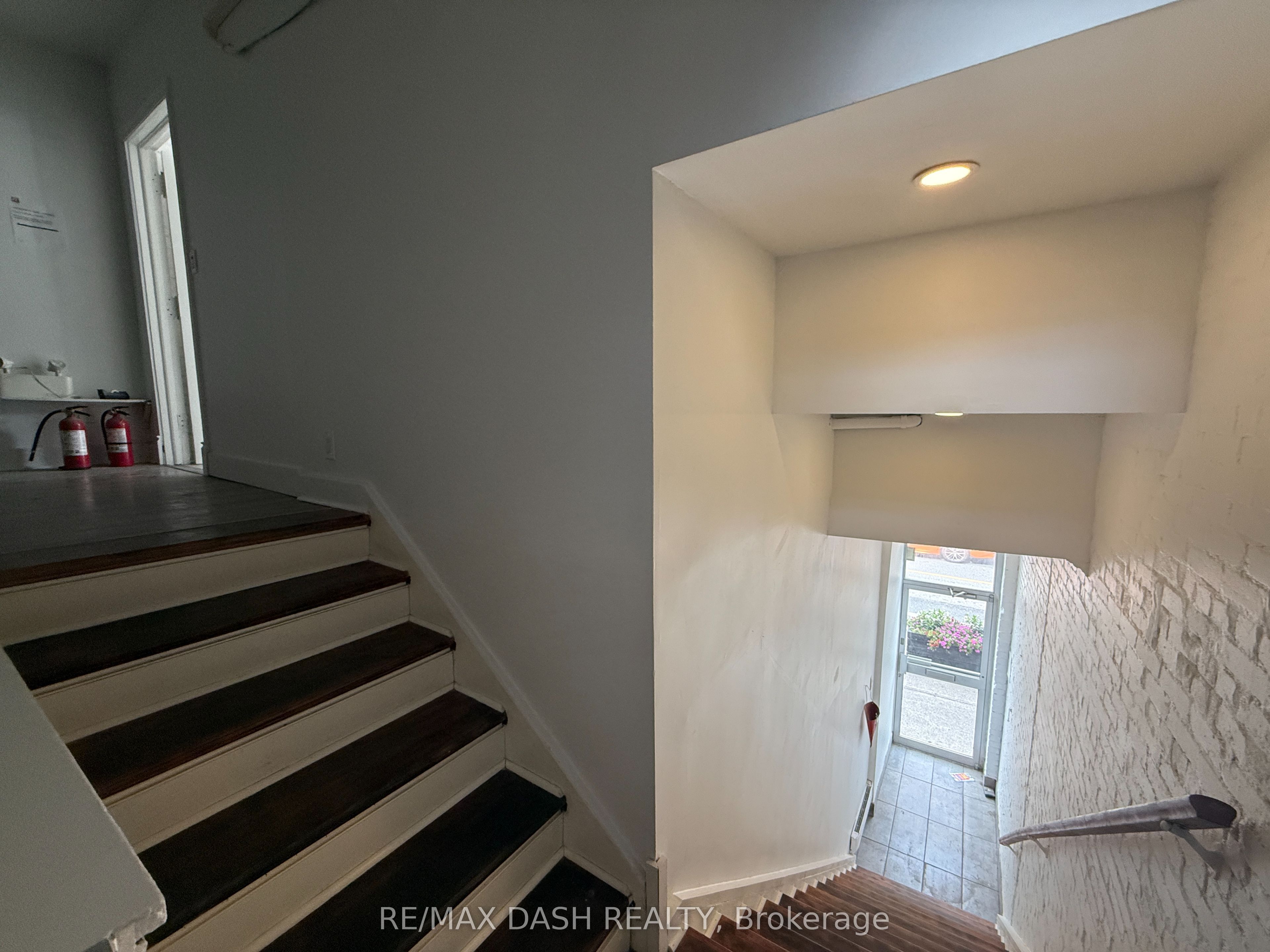 1303 Bloor Street W 2 Property Photo 4