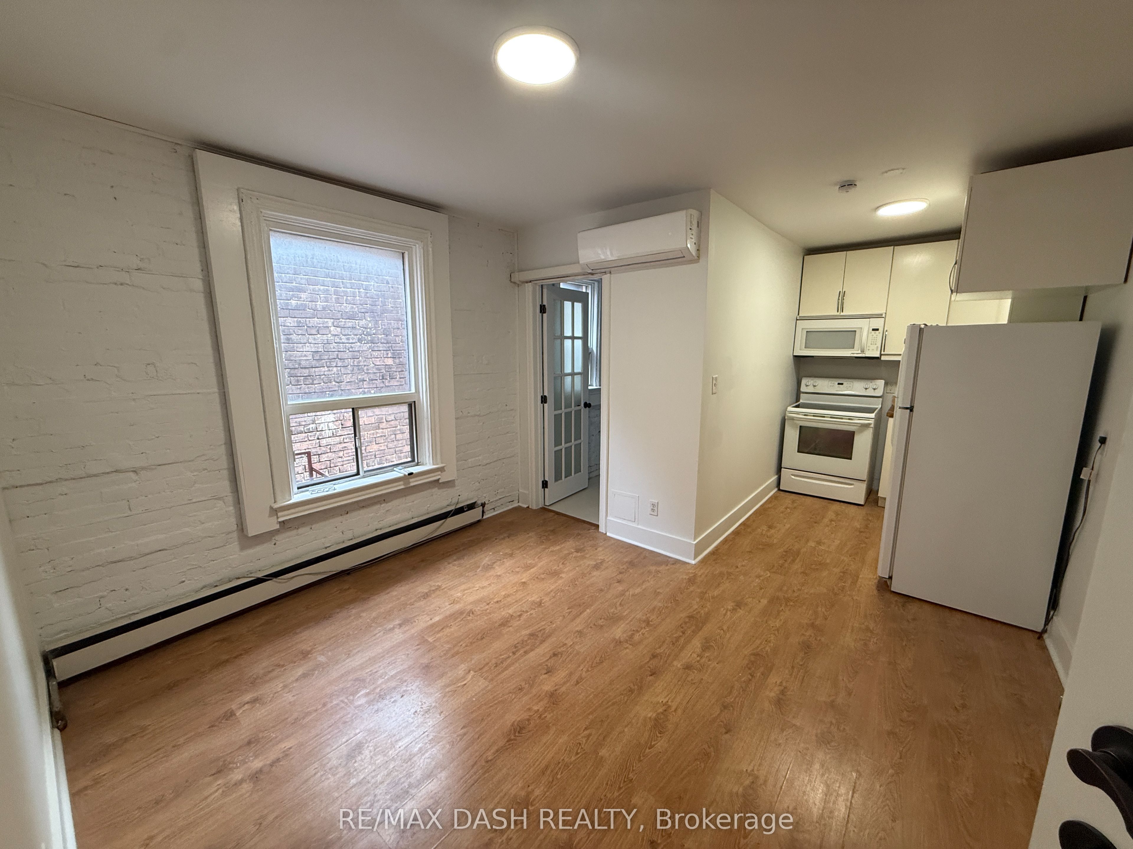 1303 Bloor Street W 2 Property Photo 12