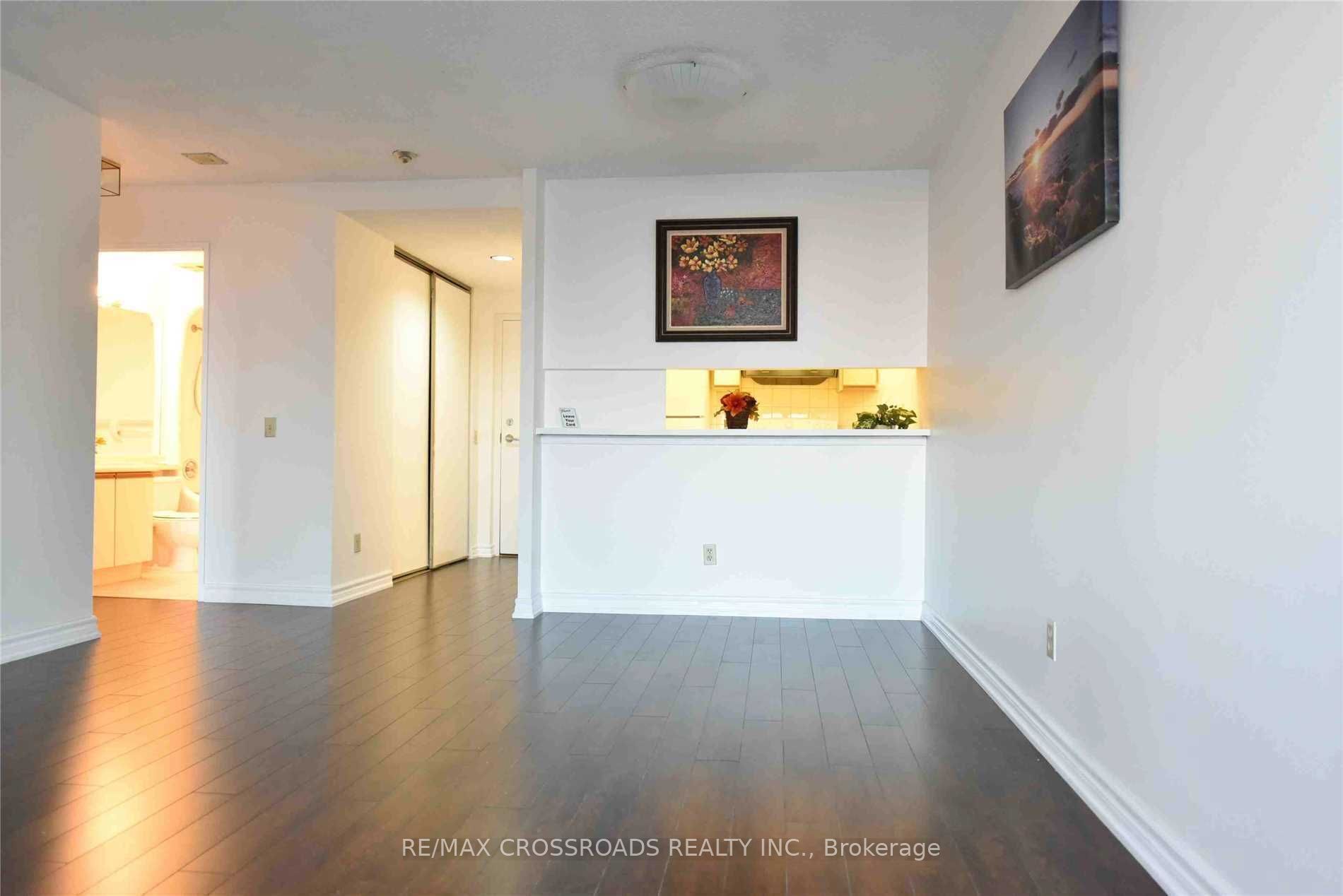 7 Bishop Avenue 1706 Property Photo 2