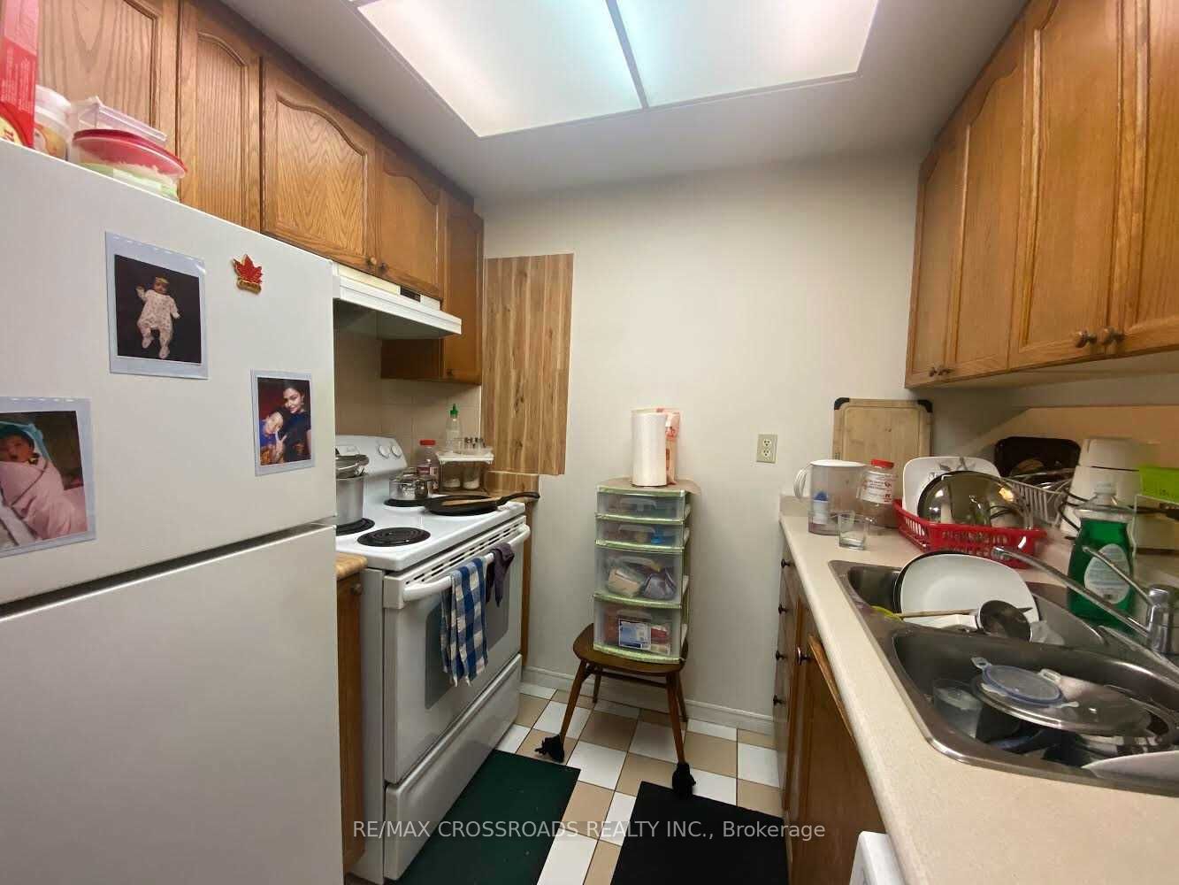 7 Bishop Avenue 1706 Property Photo 6