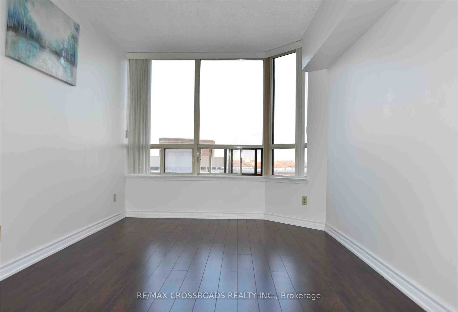7 Bishop Avenue 1706 Property Photo 7