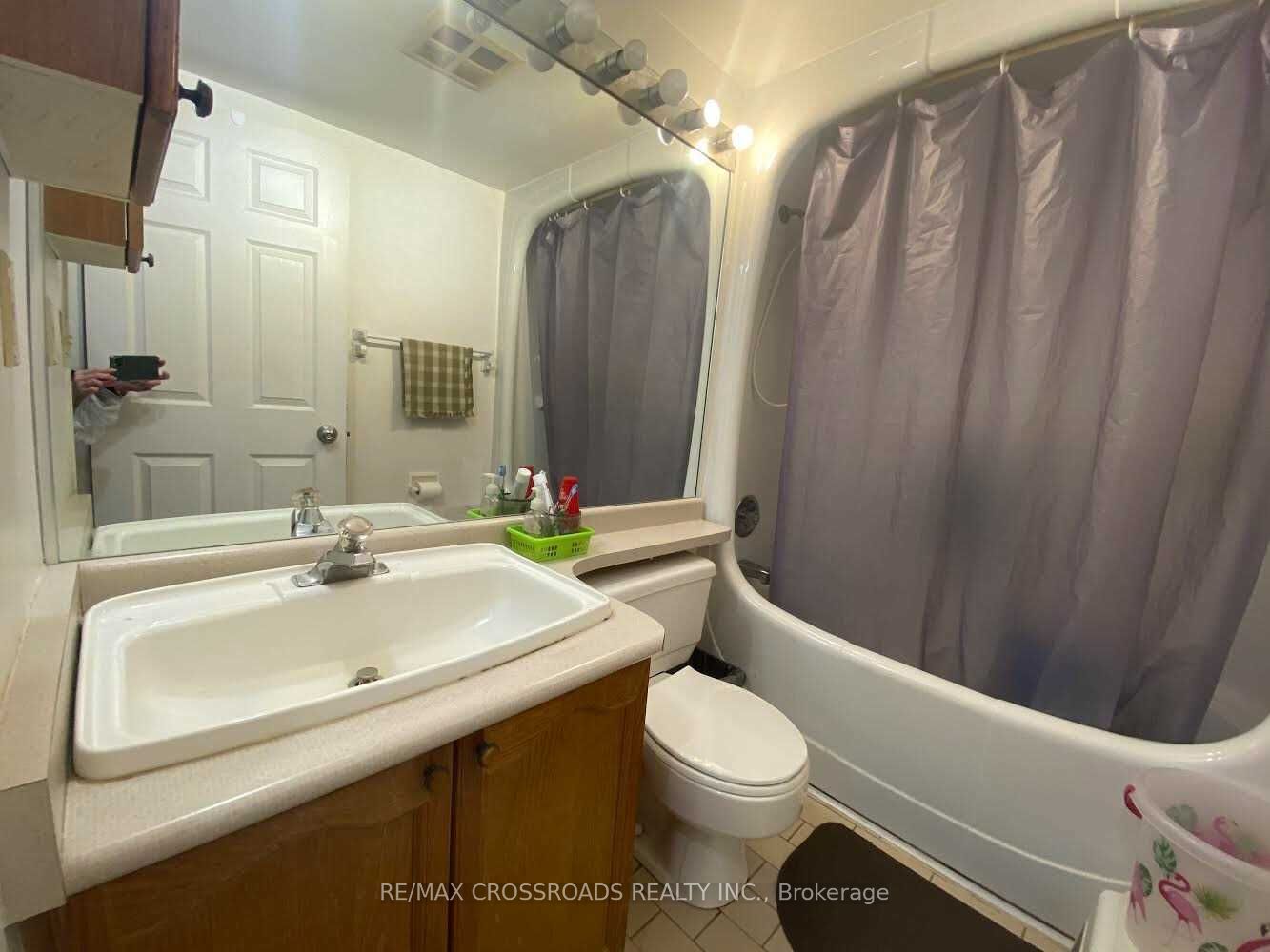 7 Bishop Avenue 1706 Property Photo 9