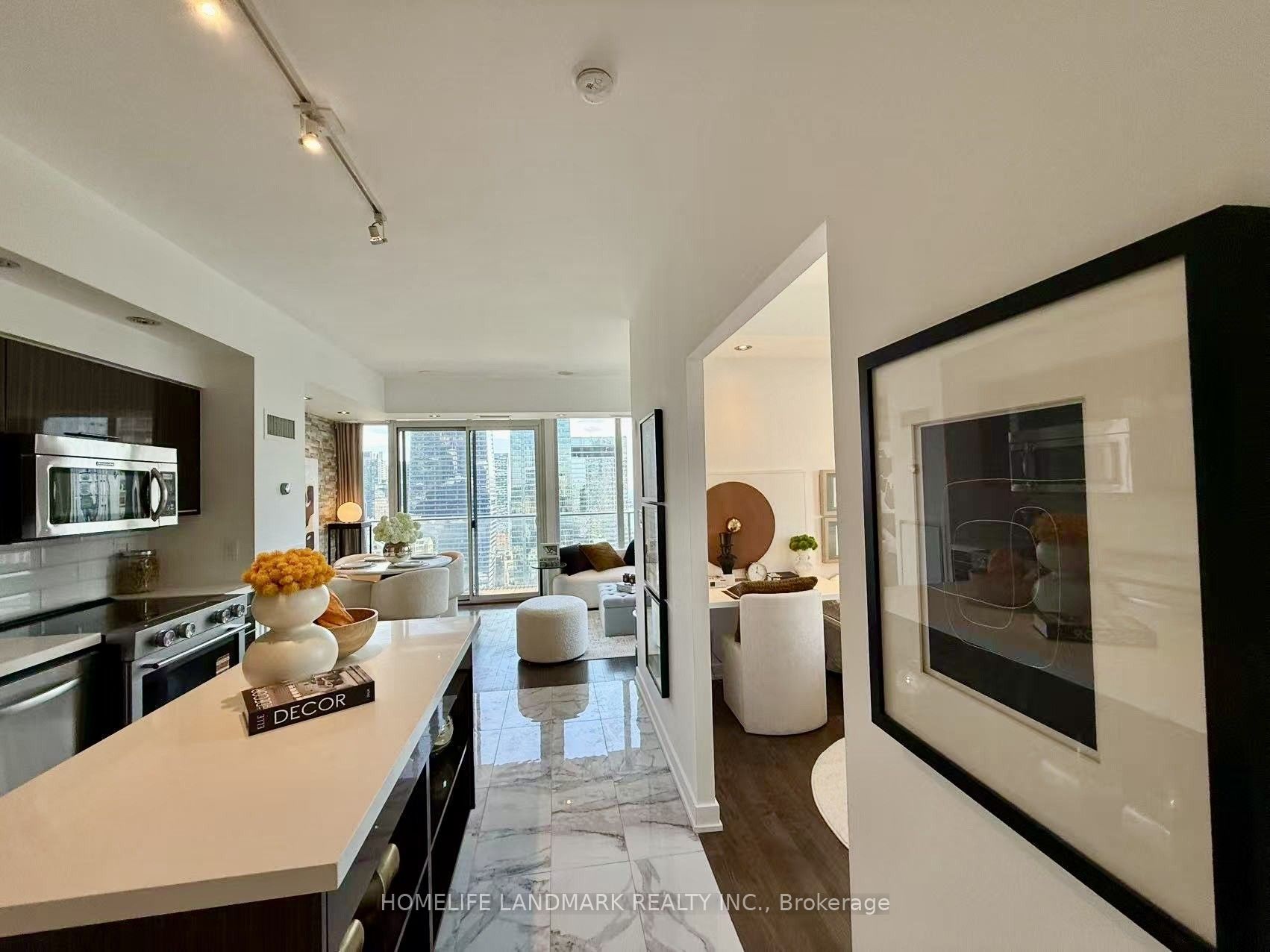 126 Simcoe Street 3303 Property Photo 1