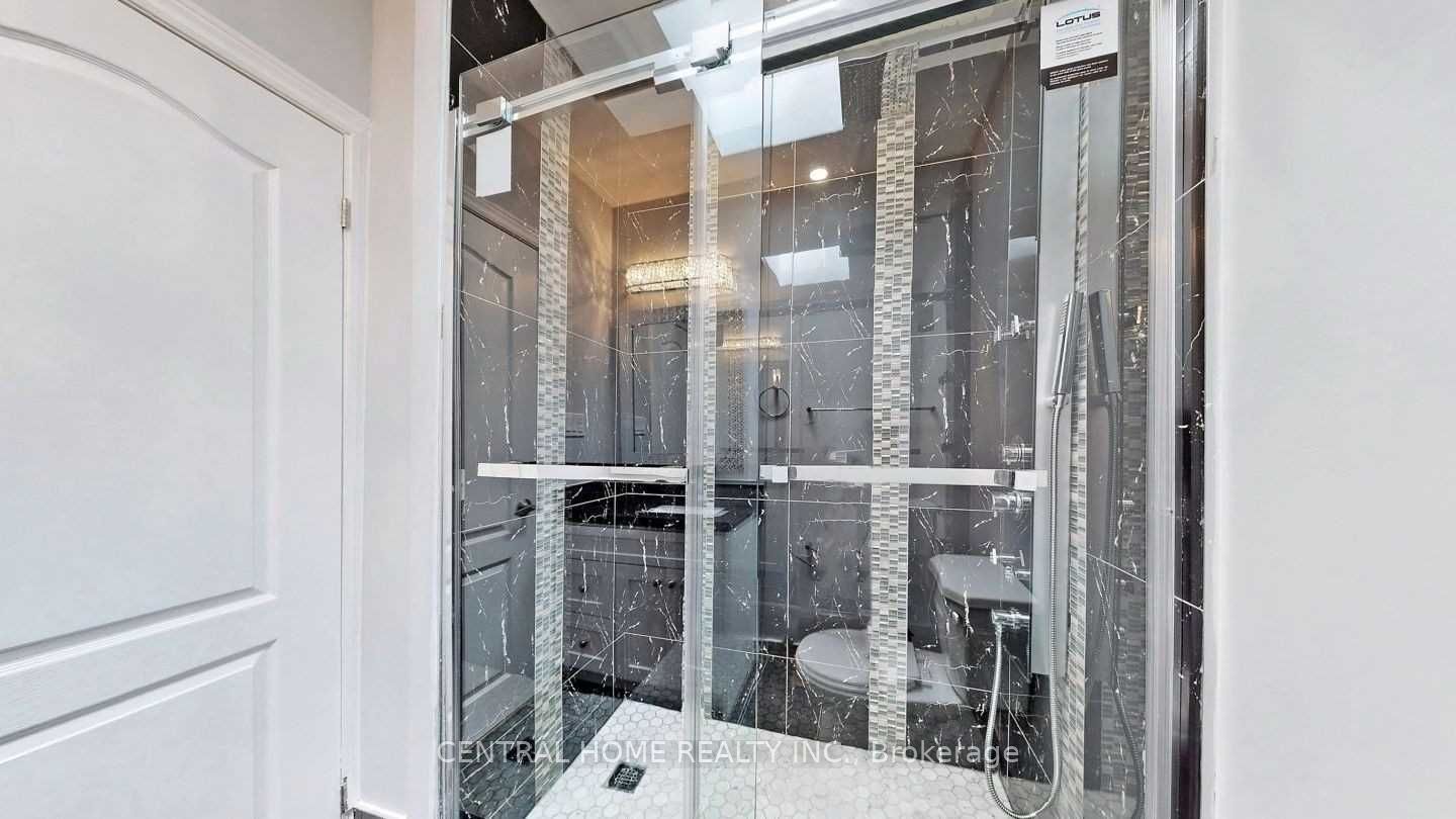 656 Sheppard Avenue W Property Photo 6