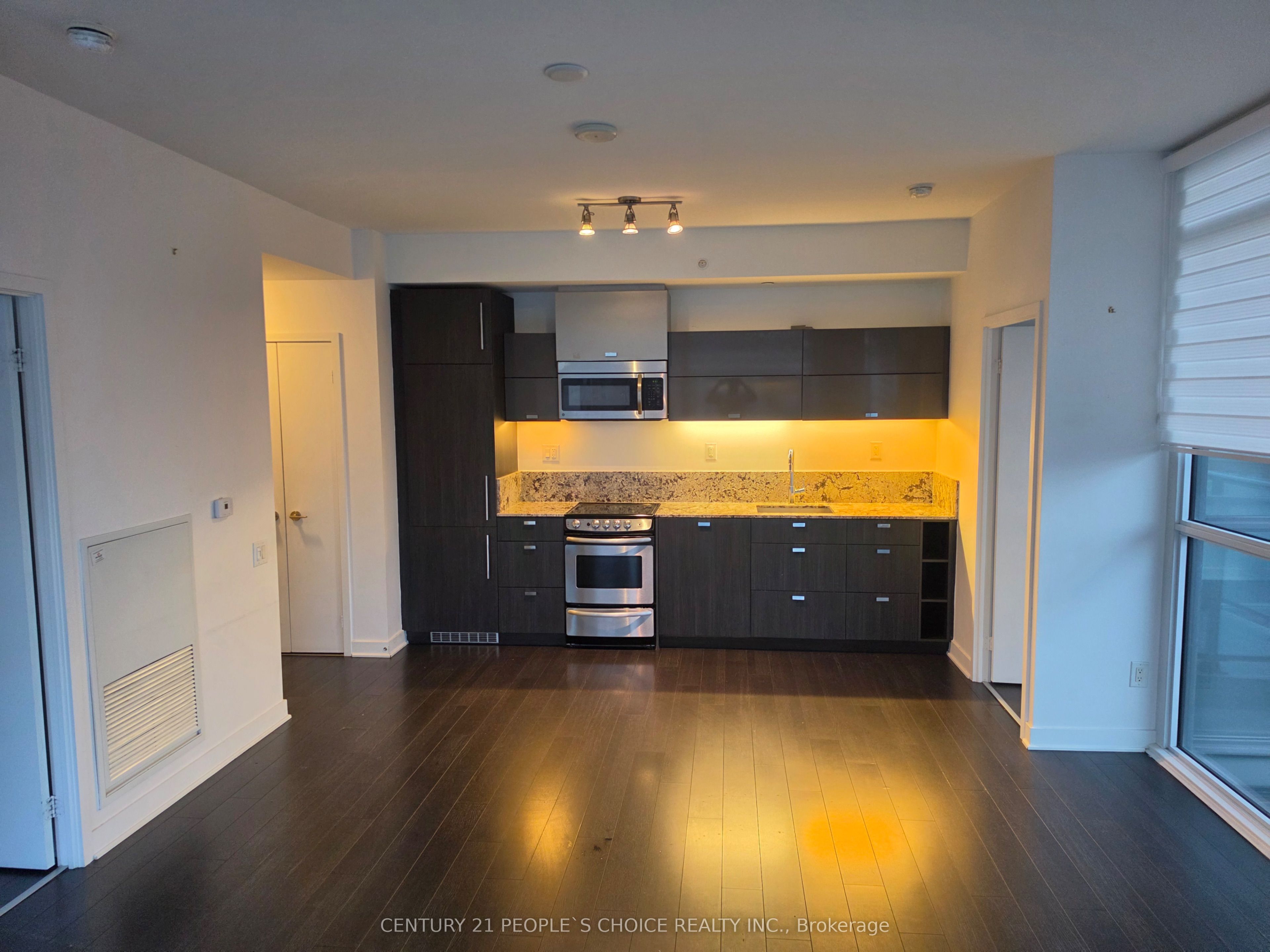 290 Adelaide Street W 1105 Property Photo 4