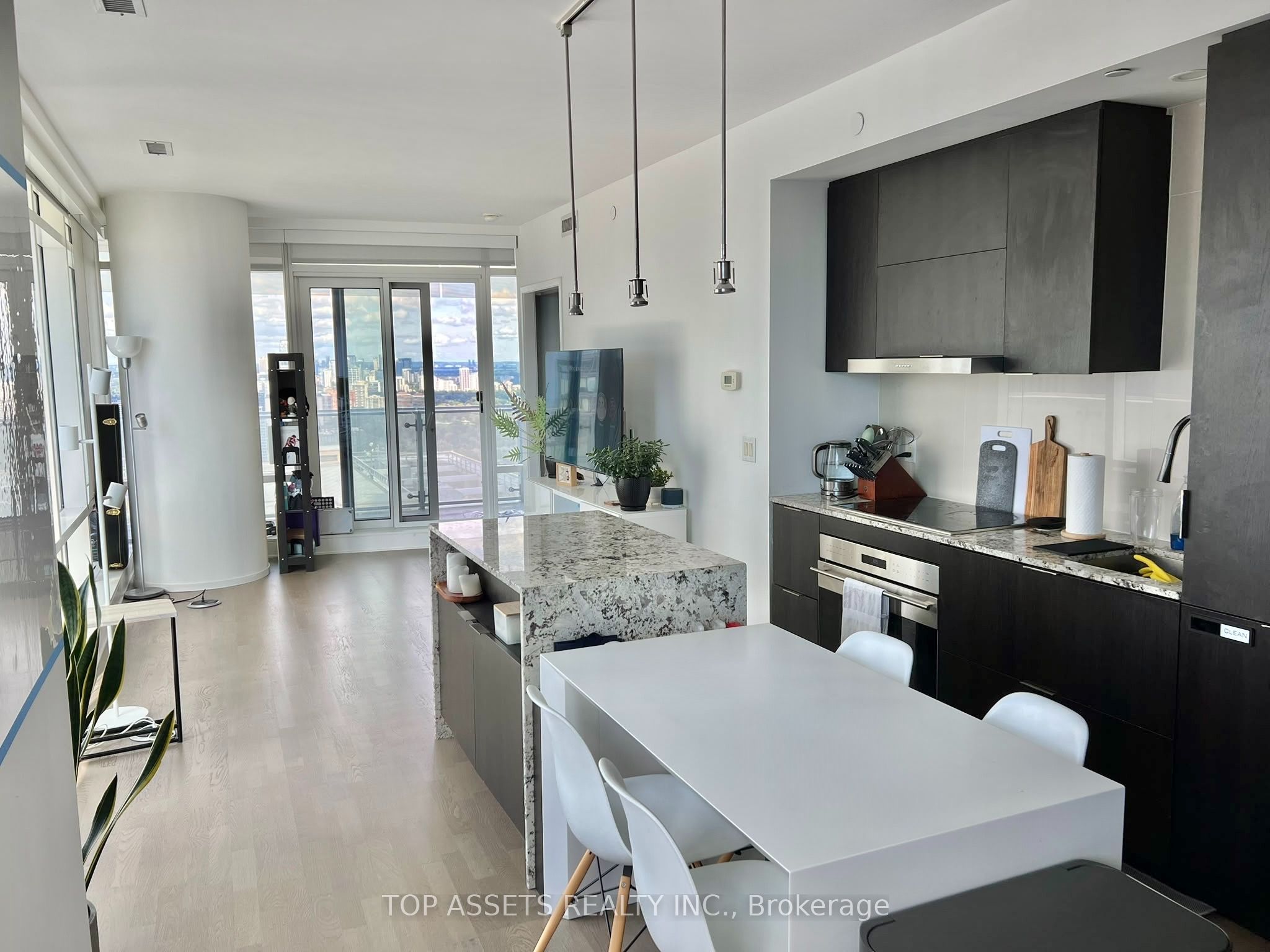 1 Bloor Street E 4409 Property Photo 1