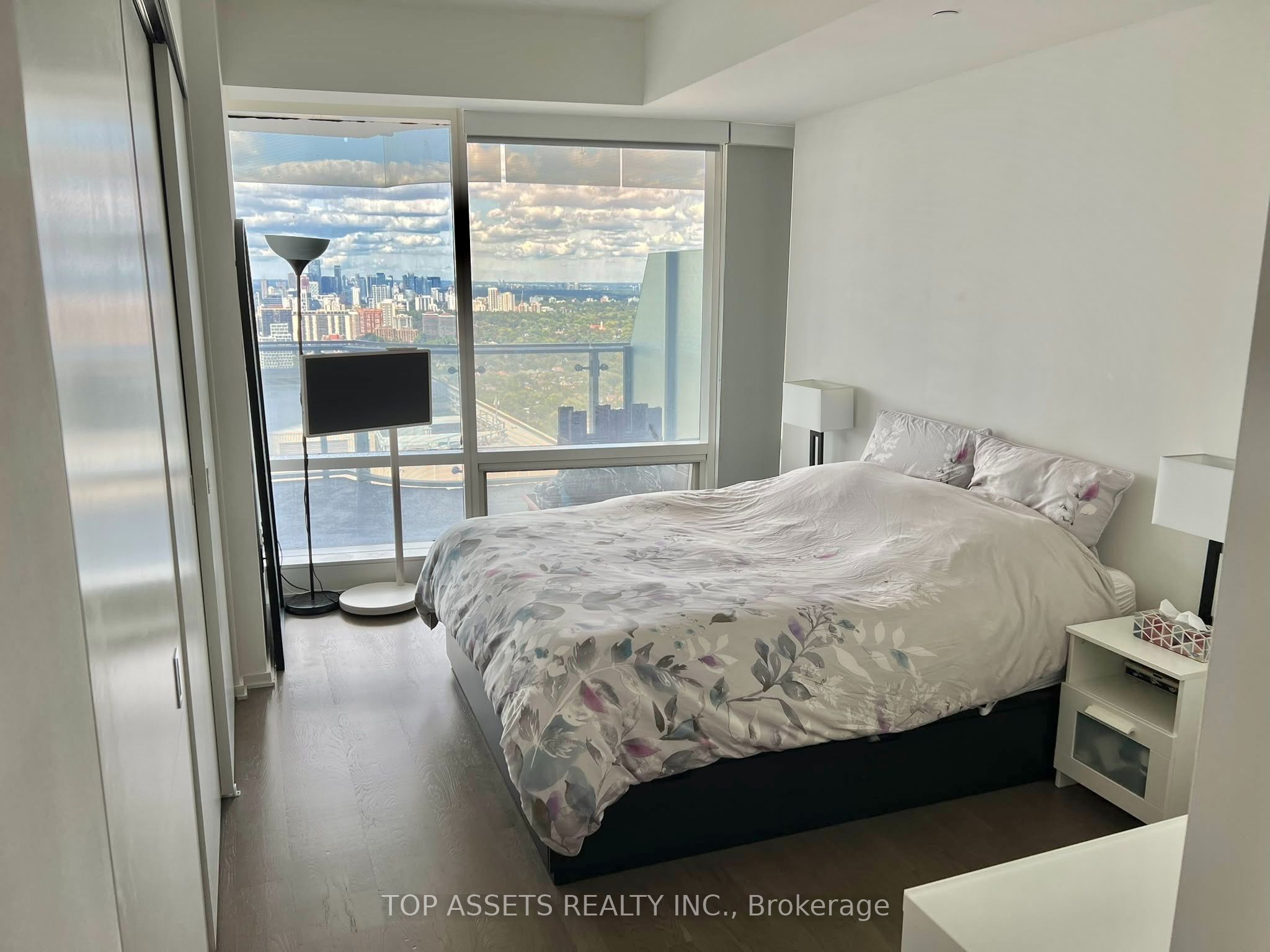 1 Bloor Street E 4409 Property Photo 17