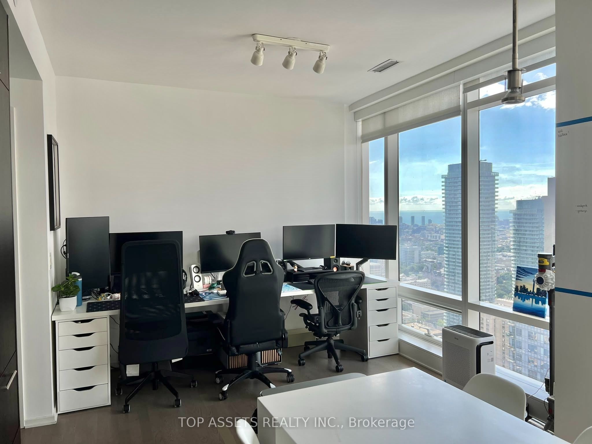 1 Bloor Street E 4409 Property Photo 24