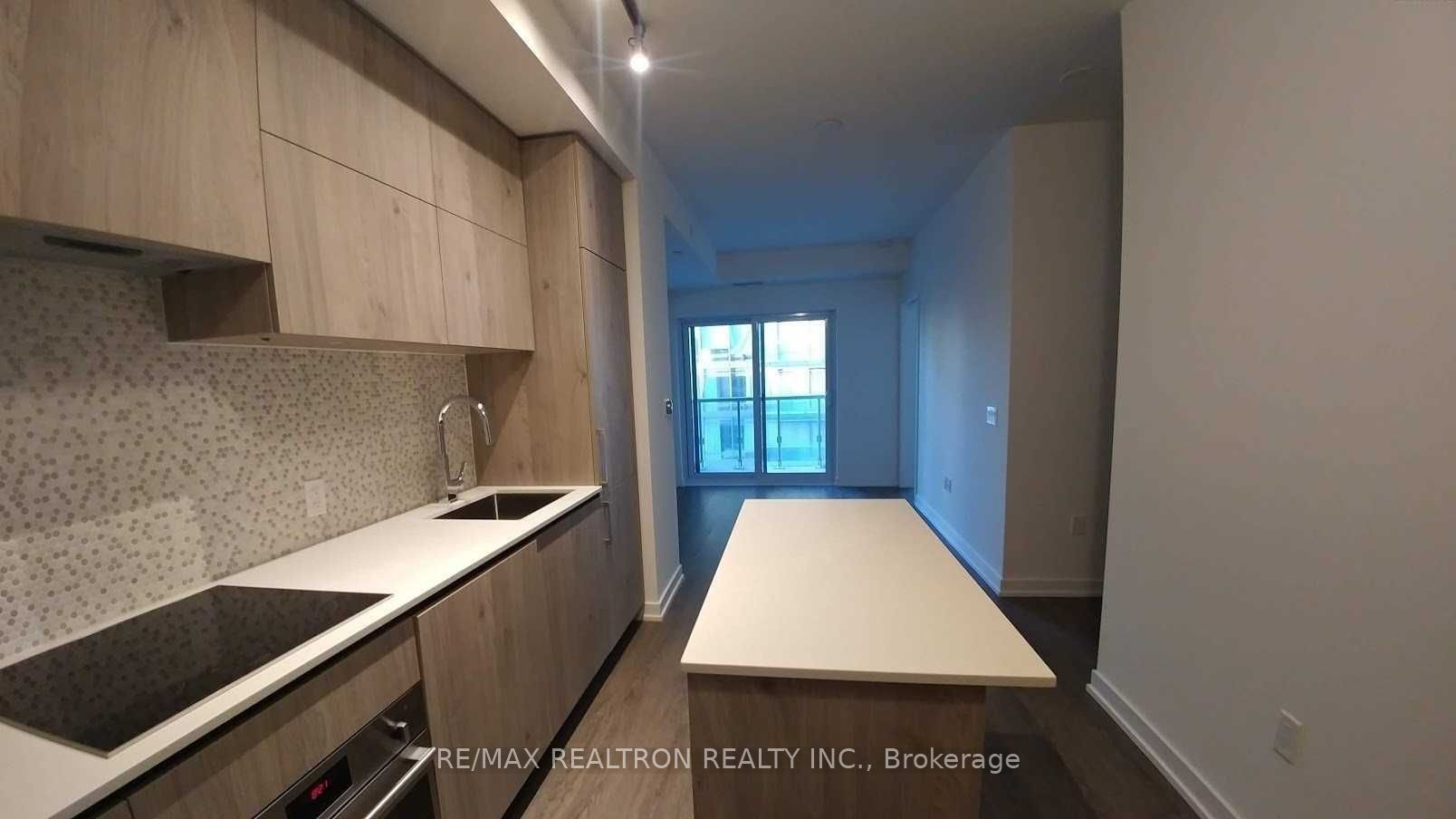1 Yorkville Avenue 1207 Property Photo 1