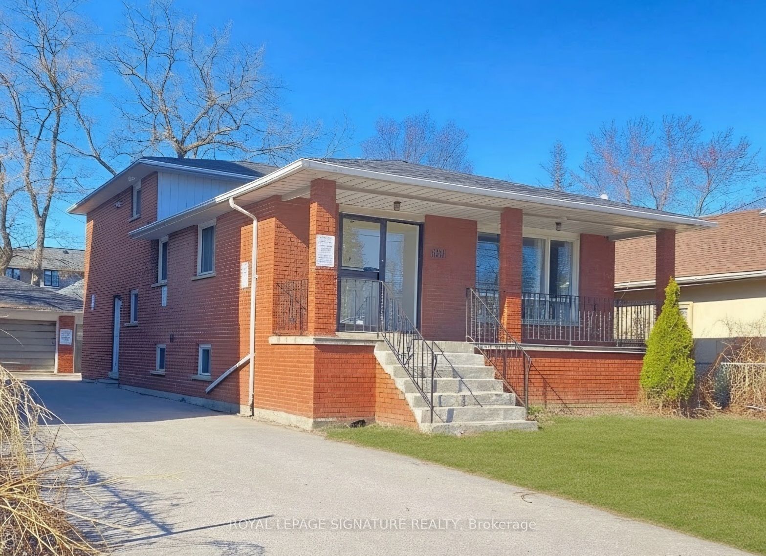 290 Sheppard Avenue W Property Photo 4
