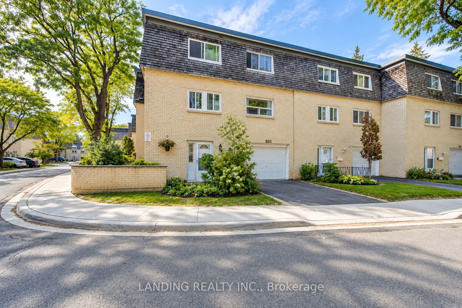105 Courville Coachway N/A