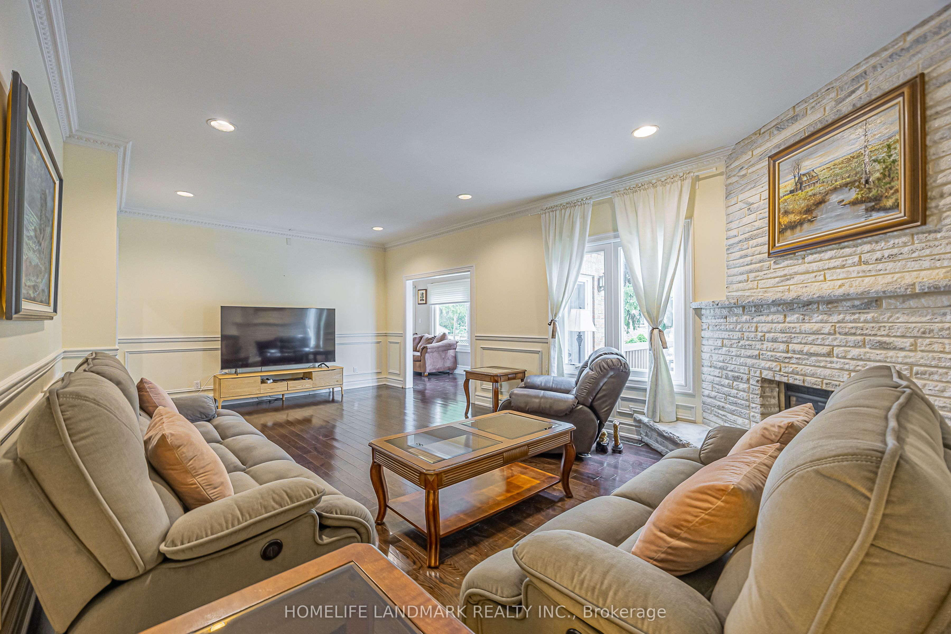 252 Dunview Avenue N Property Photo 12