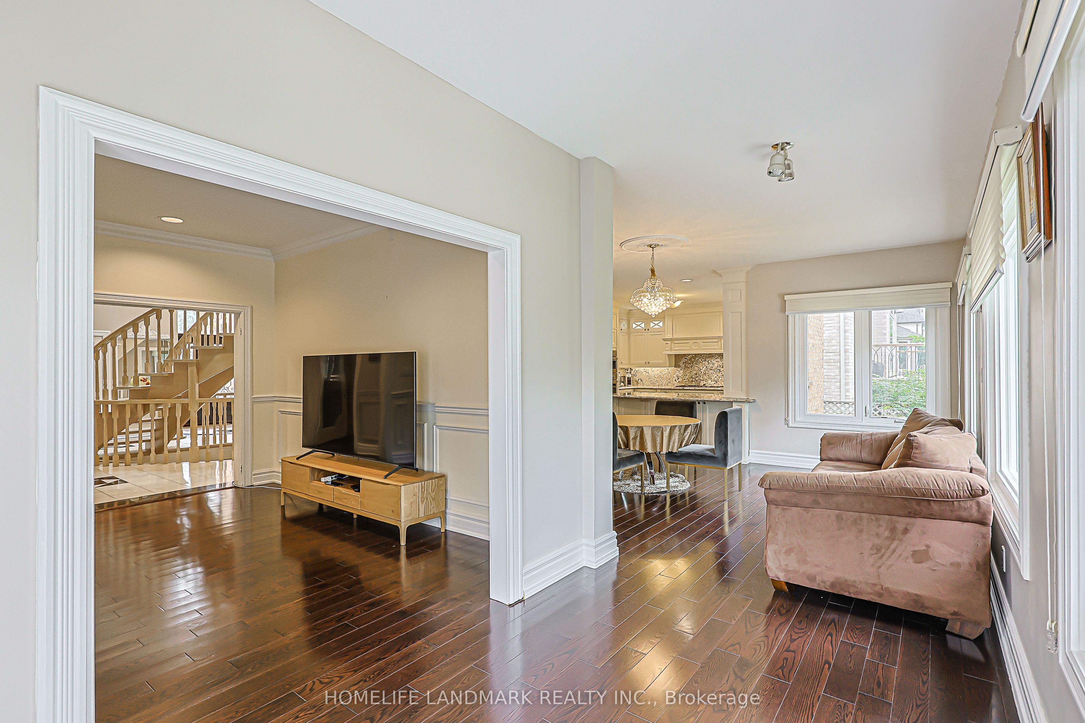 252 Dunview Avenue N Property Photo 13