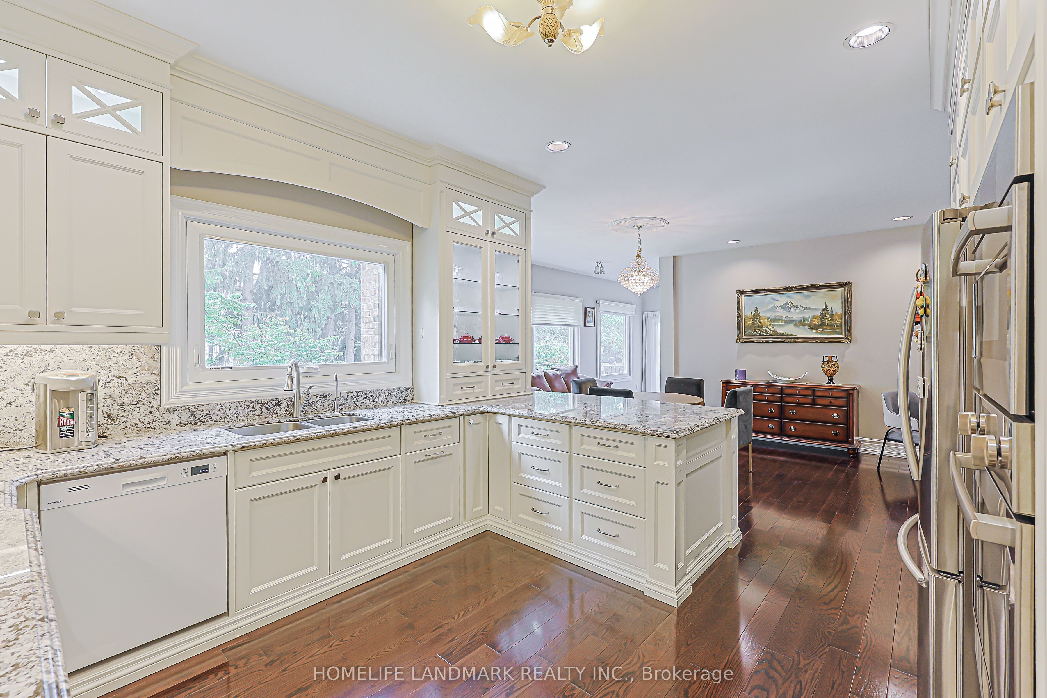 252 Dunview Avenue N Property Photo 19