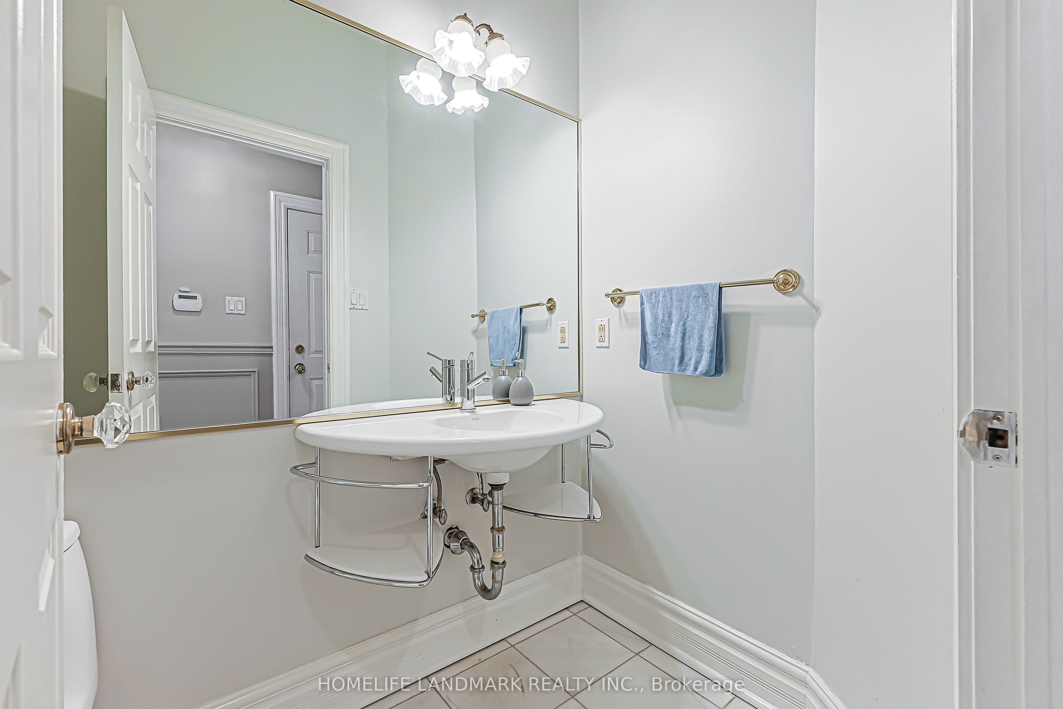 252 Dunview Avenue N Property Photo 21