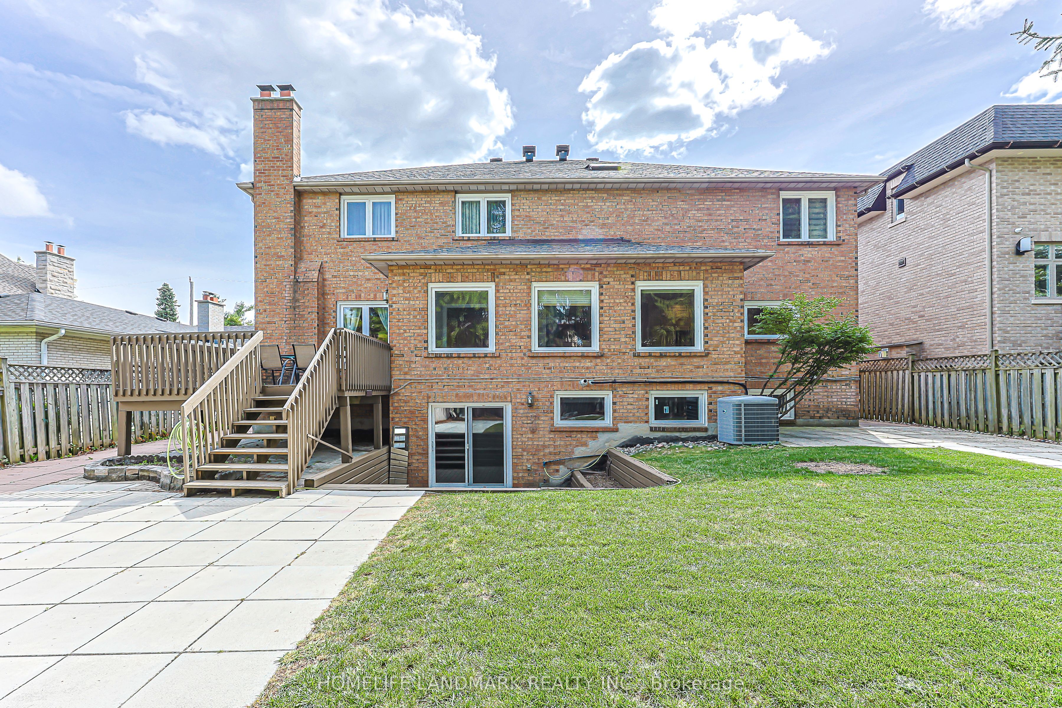 252 Dunview Avenue N Property Photo 40