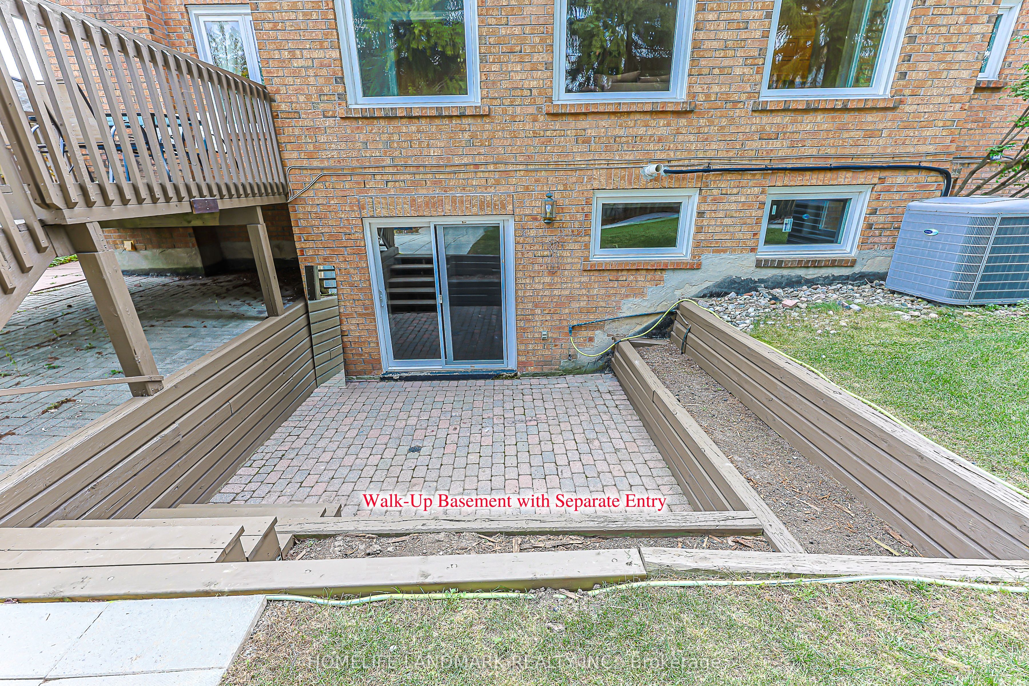 252 Dunview Avenue N Property Photo 41