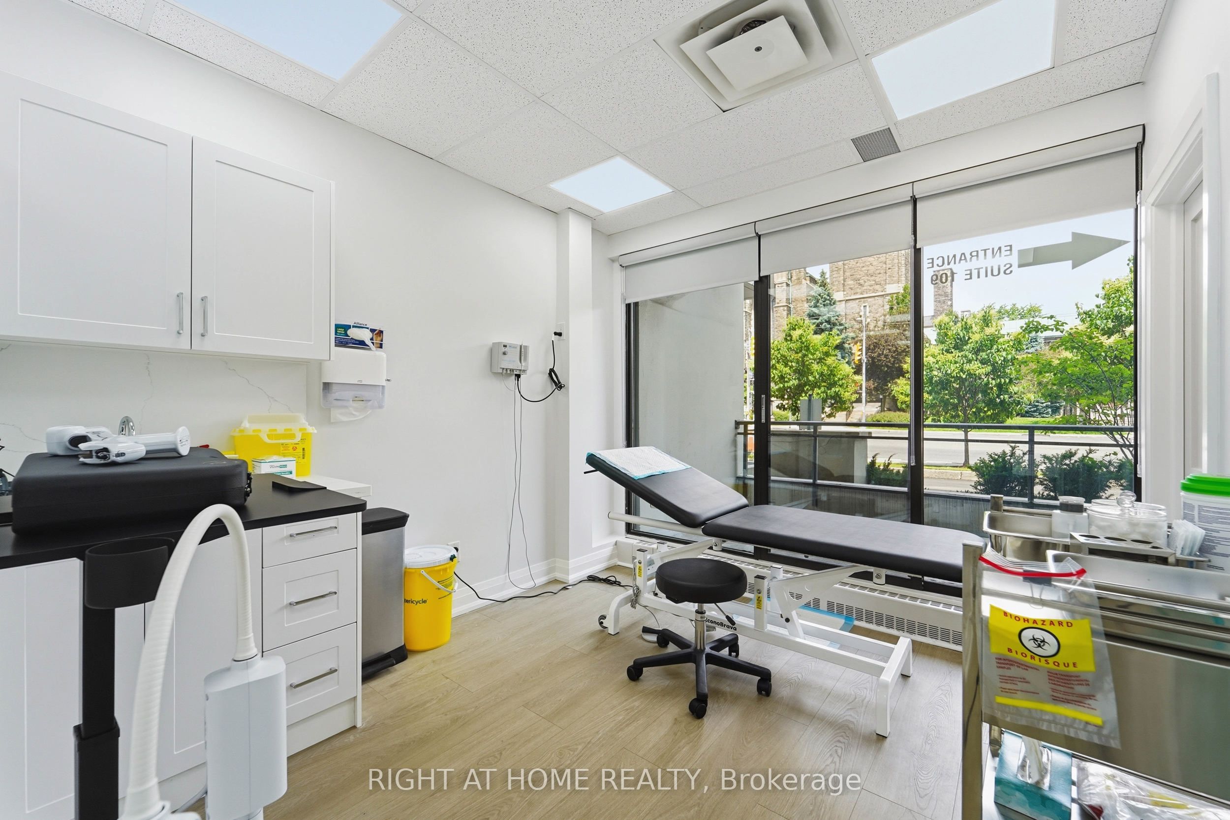 235 St Clair Avenue W 109