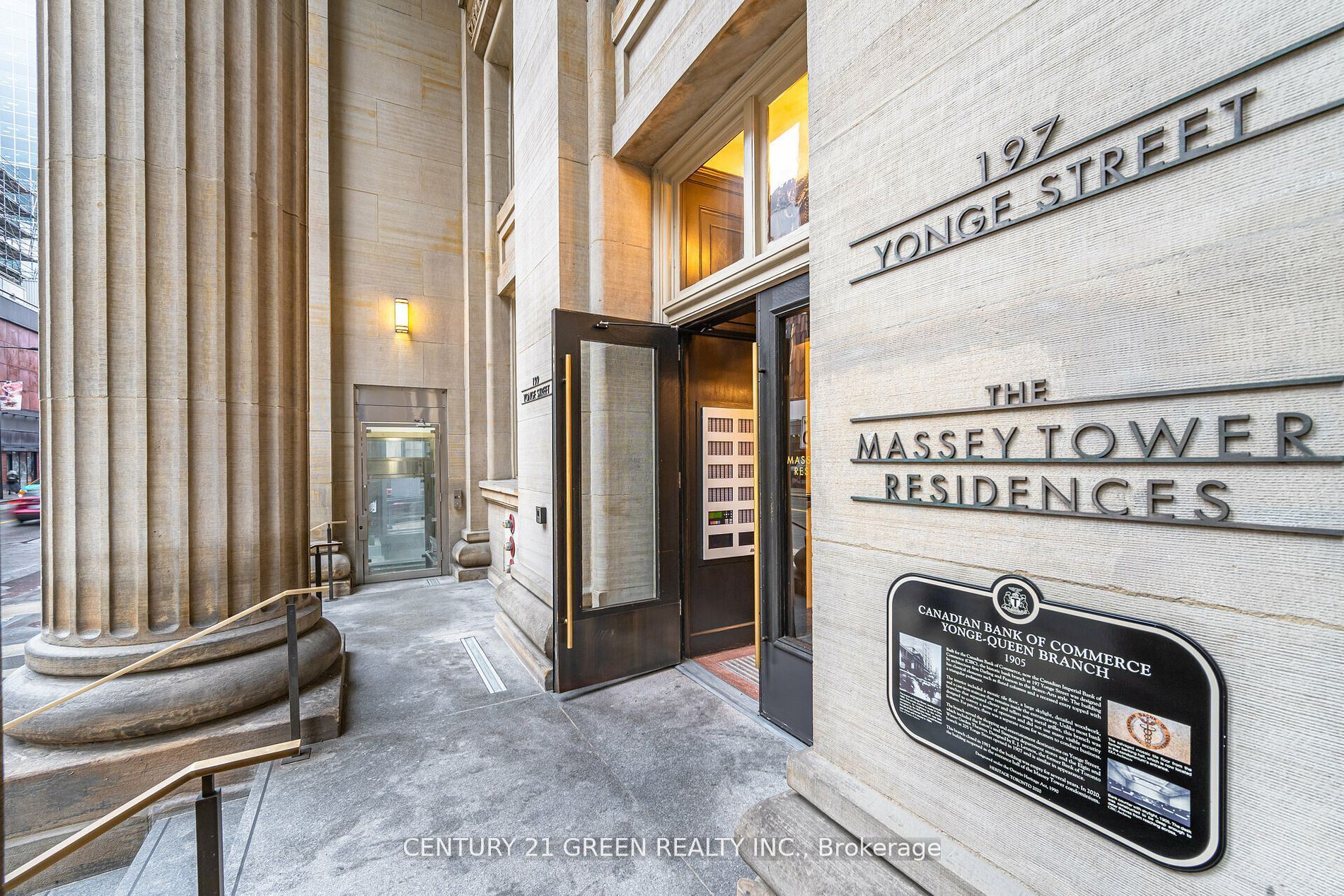 197 Yonge Street 1503 Property Photo 2