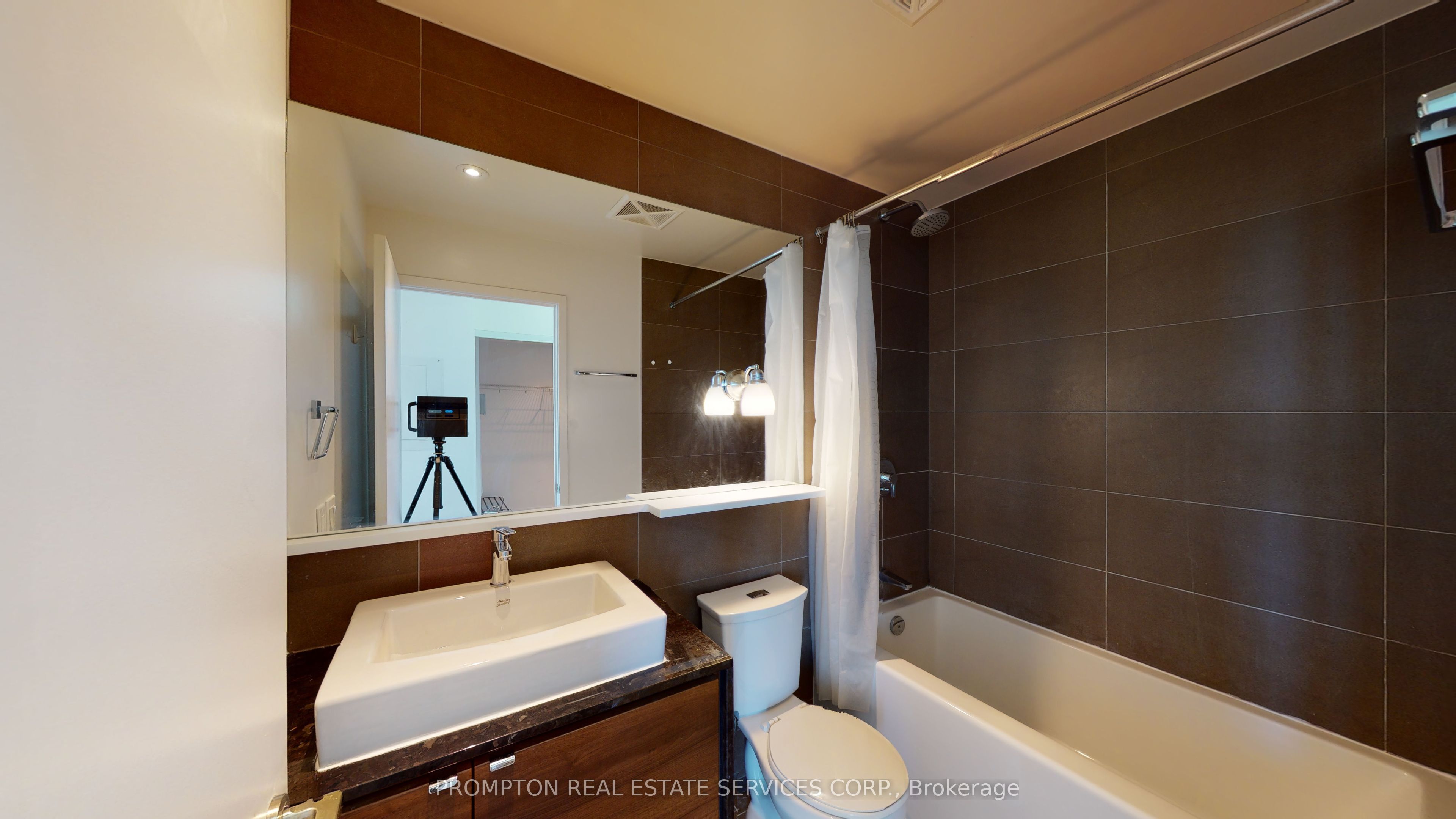 121 Mcmahon Drive 2901 Property Photo 10