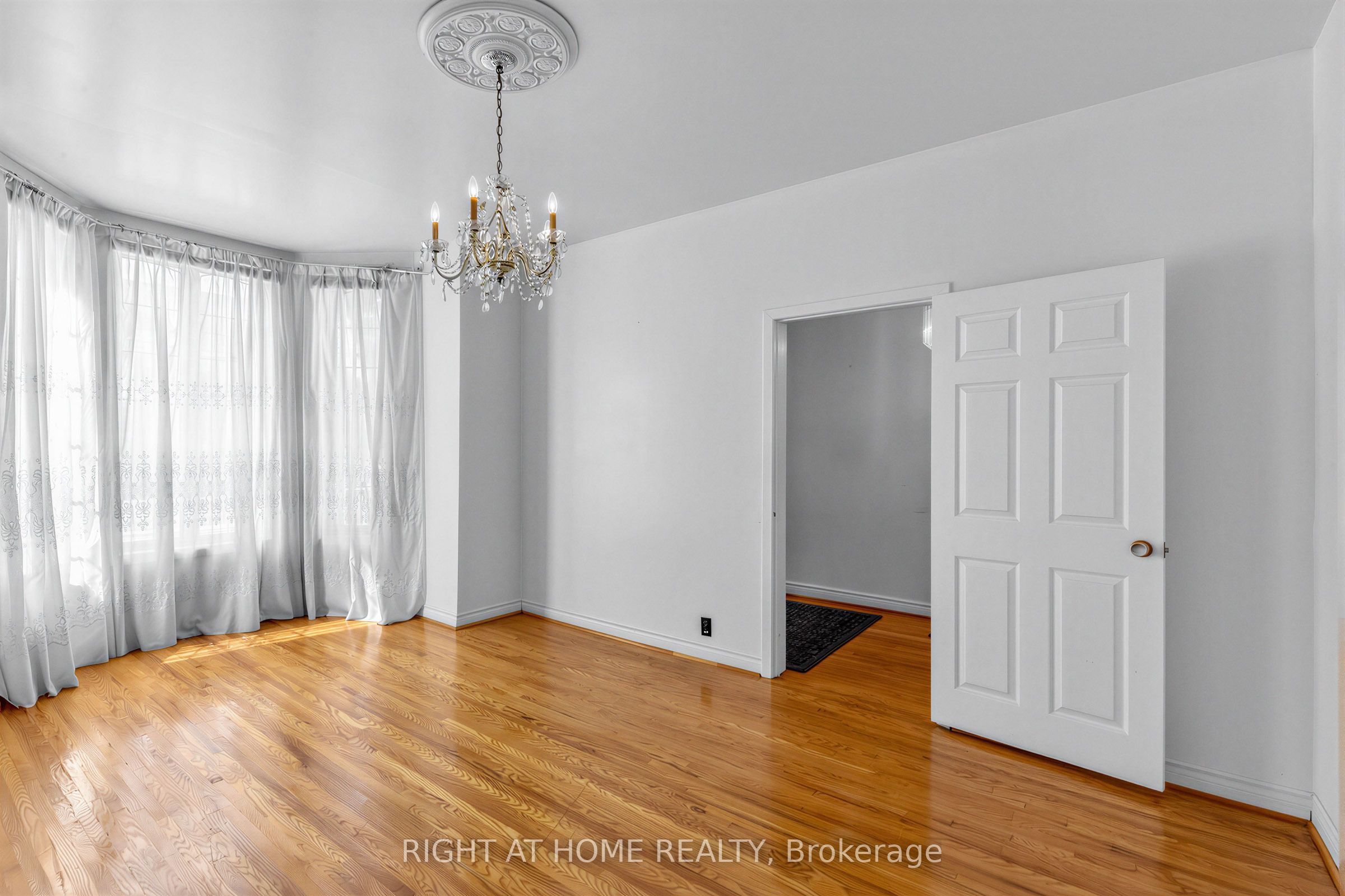 147 Dovercourt Road Property Photo 7