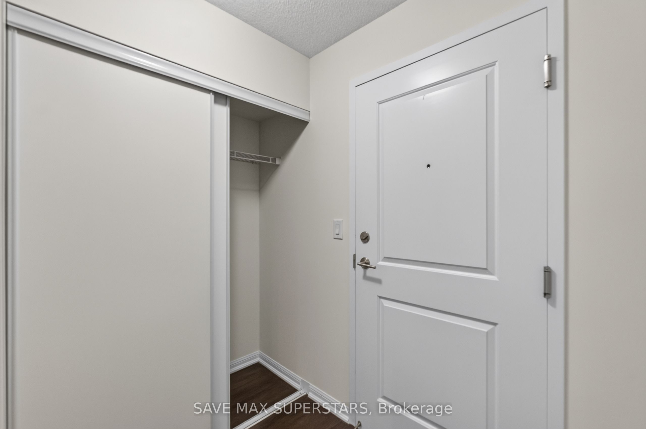 35 Bastion Street 714 Property Photo 6