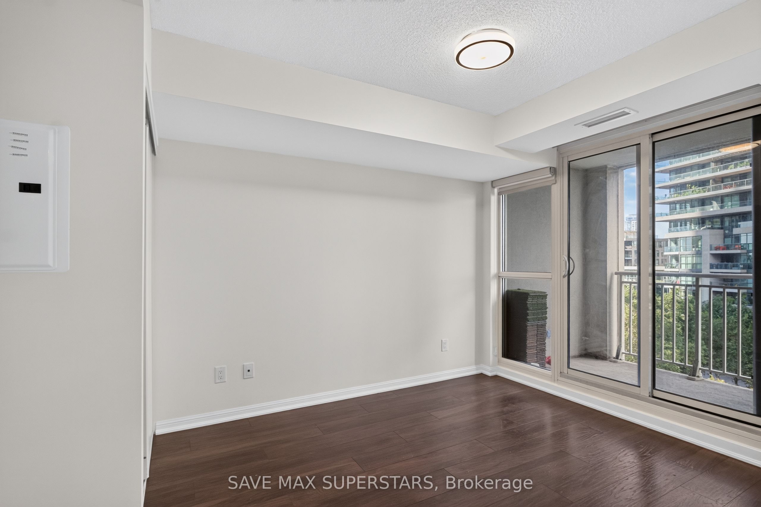 35 Bastion Street 714 Property Photo 16