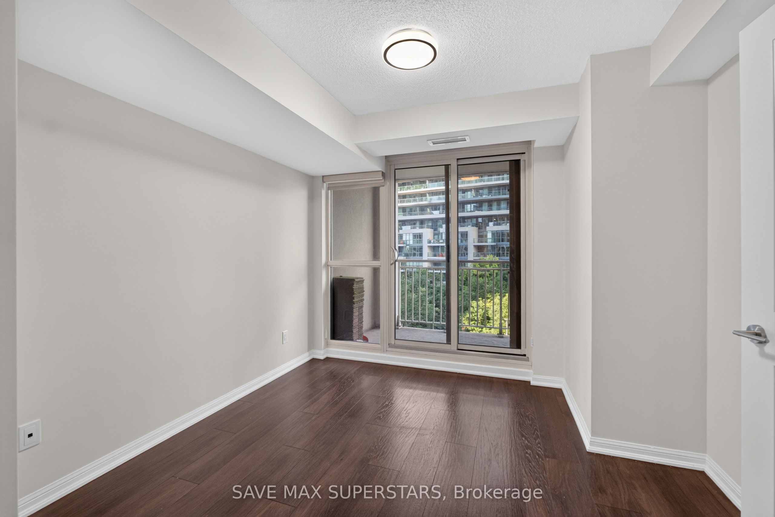 35 Bastion Street 714 Property Photo 18