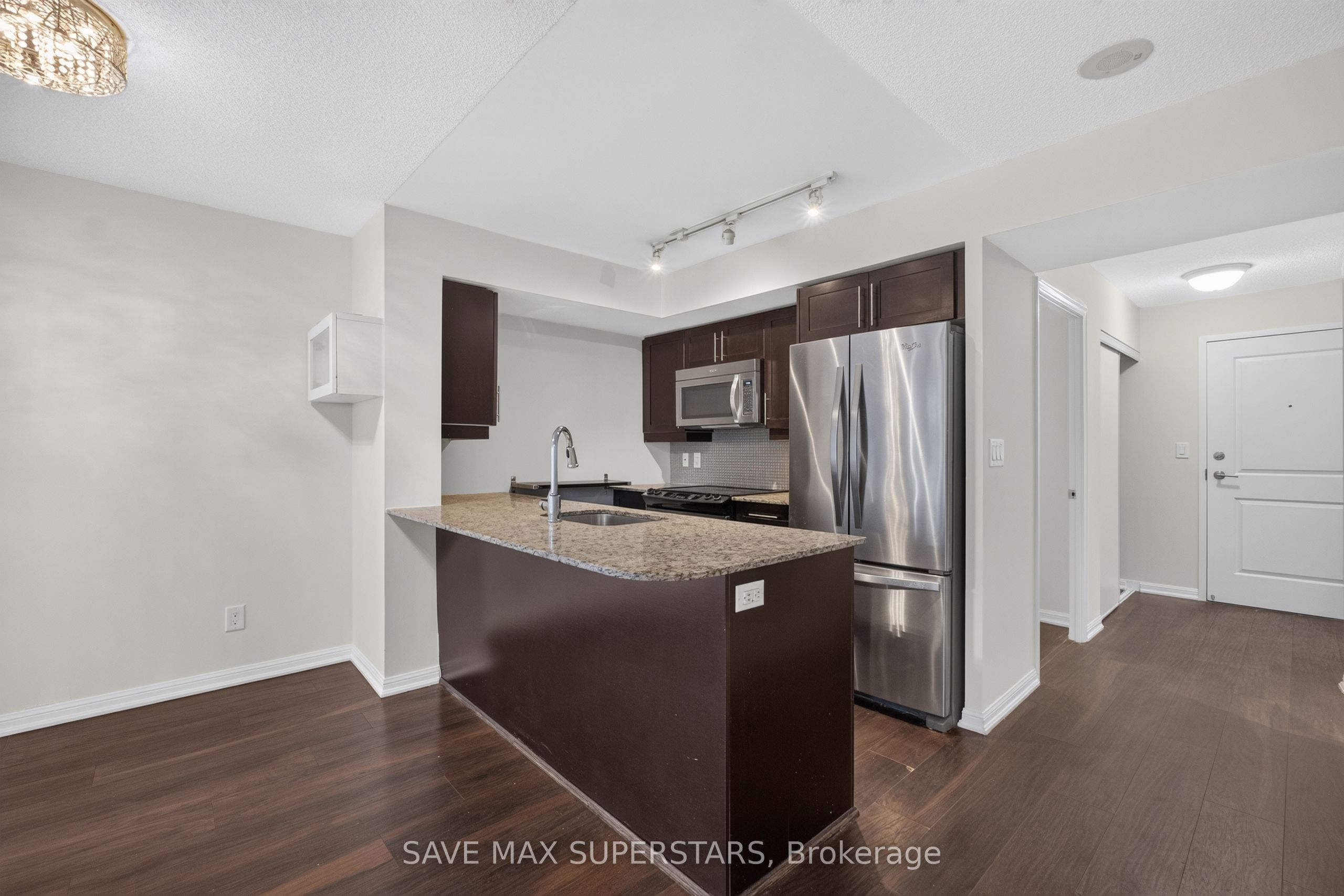 35 Bastion Street 714 Property Photo 21