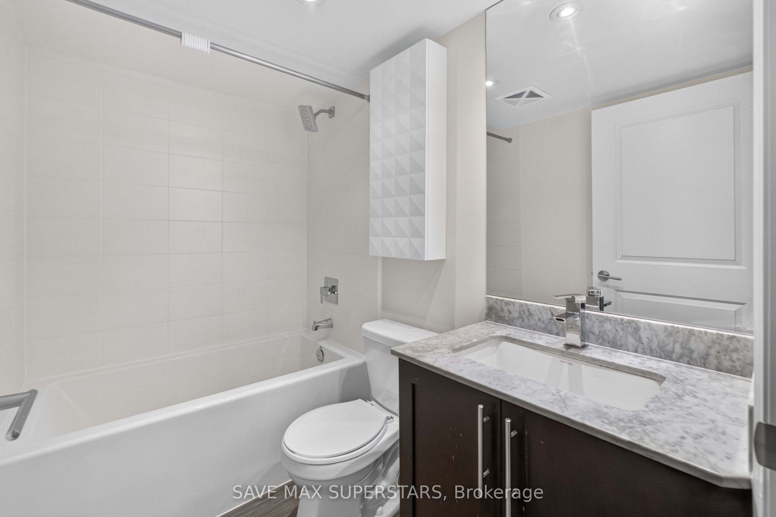 35 Bastion Street 714 Property Photo 25